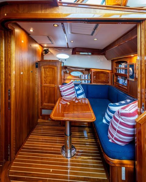 2013-hinckley-talaria-48-flybridge-power-9615621-20250318153827553-1_XLARGE