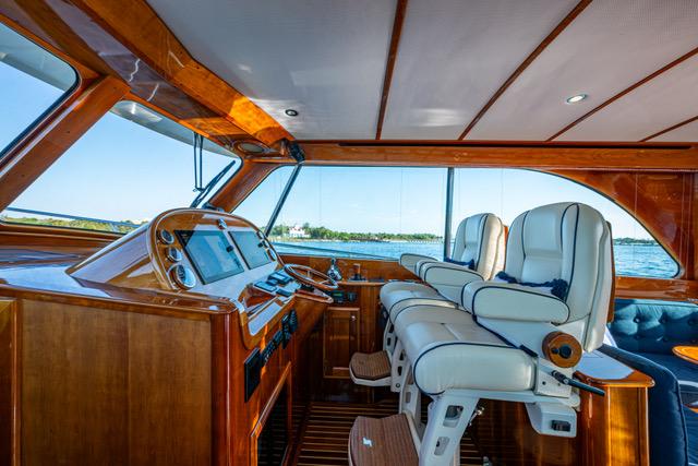 2013-hinckley-talaria-48-flybridge-power-9615621-20250318153839613-1_XLARGE