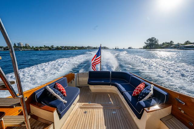 2013-hinckley-talaria-48-flybridge-power-9615621-20250318153849692-1_XLARGE