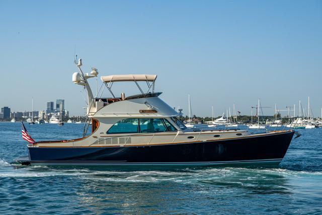 2013-hinckley-talaria-48-flybridge-power-9615621-20250318153852624-1_XLARGE