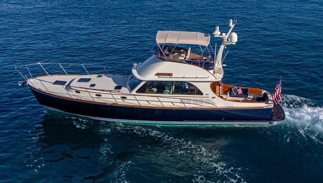 2013-hinckley-talaria-48-flybridge-power-9615621-20250318153901648-1_XLARGE