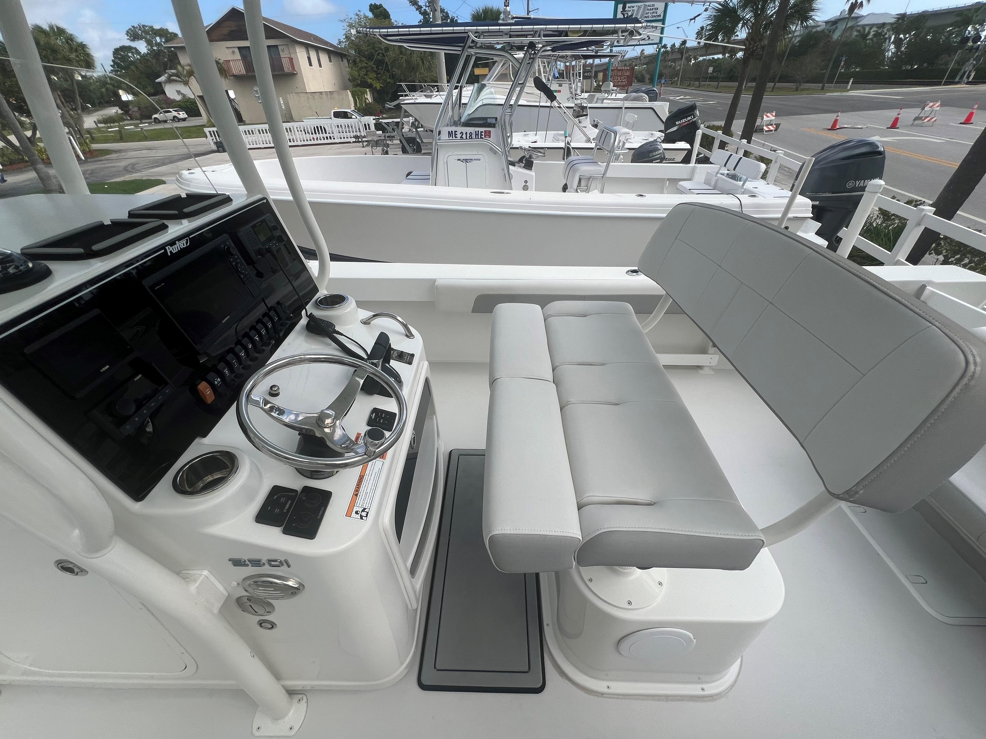 2022-parker-2501-center-console-power-9675627-20250403075532849-1_XLARGE
