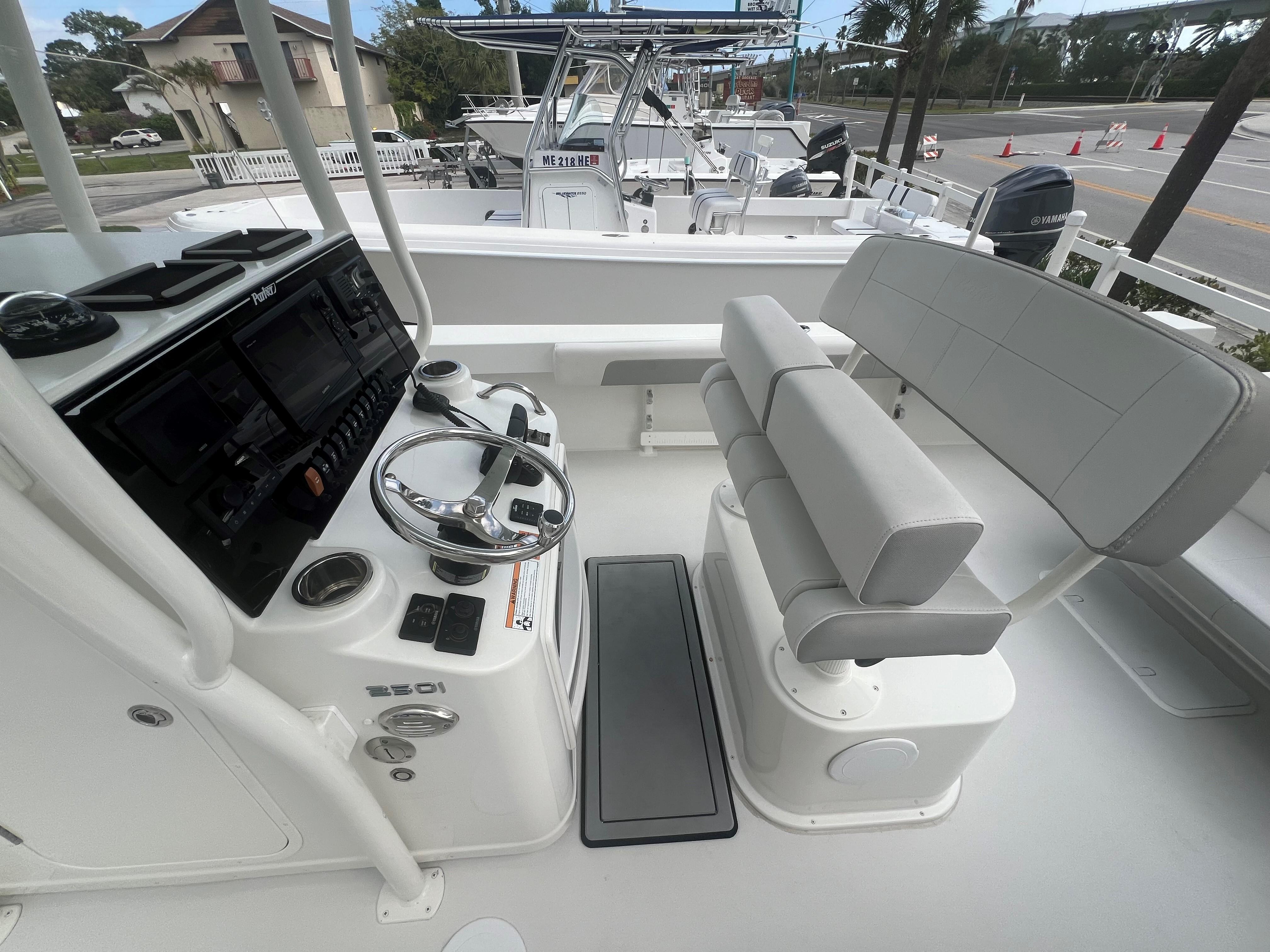 2022-parker-2501-center-console-power-9675627-20250403075535851-1_XLARGE