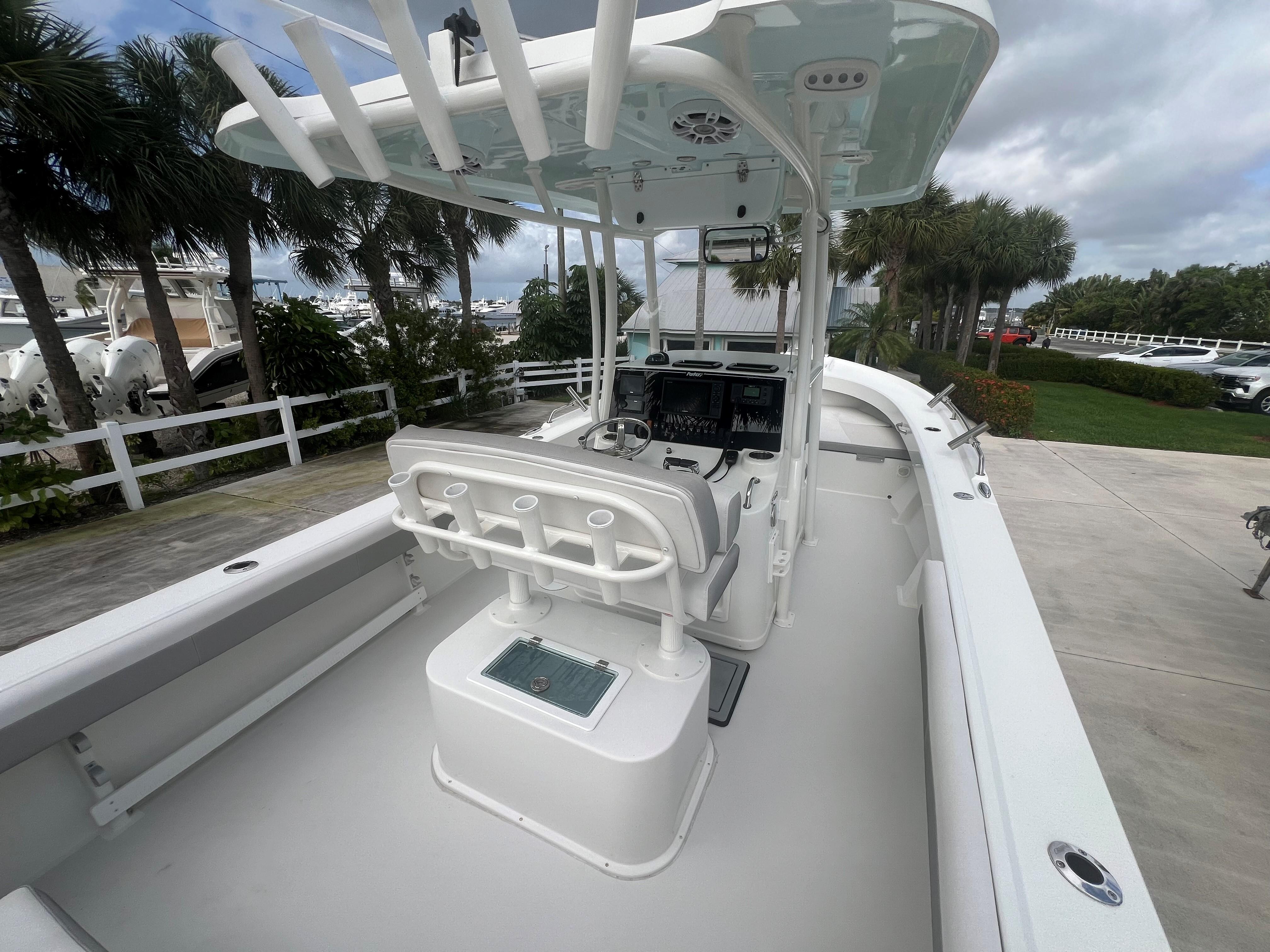 2022-parker-2501-center-console-power-9675627-20250403075544969-1_XLARGE
