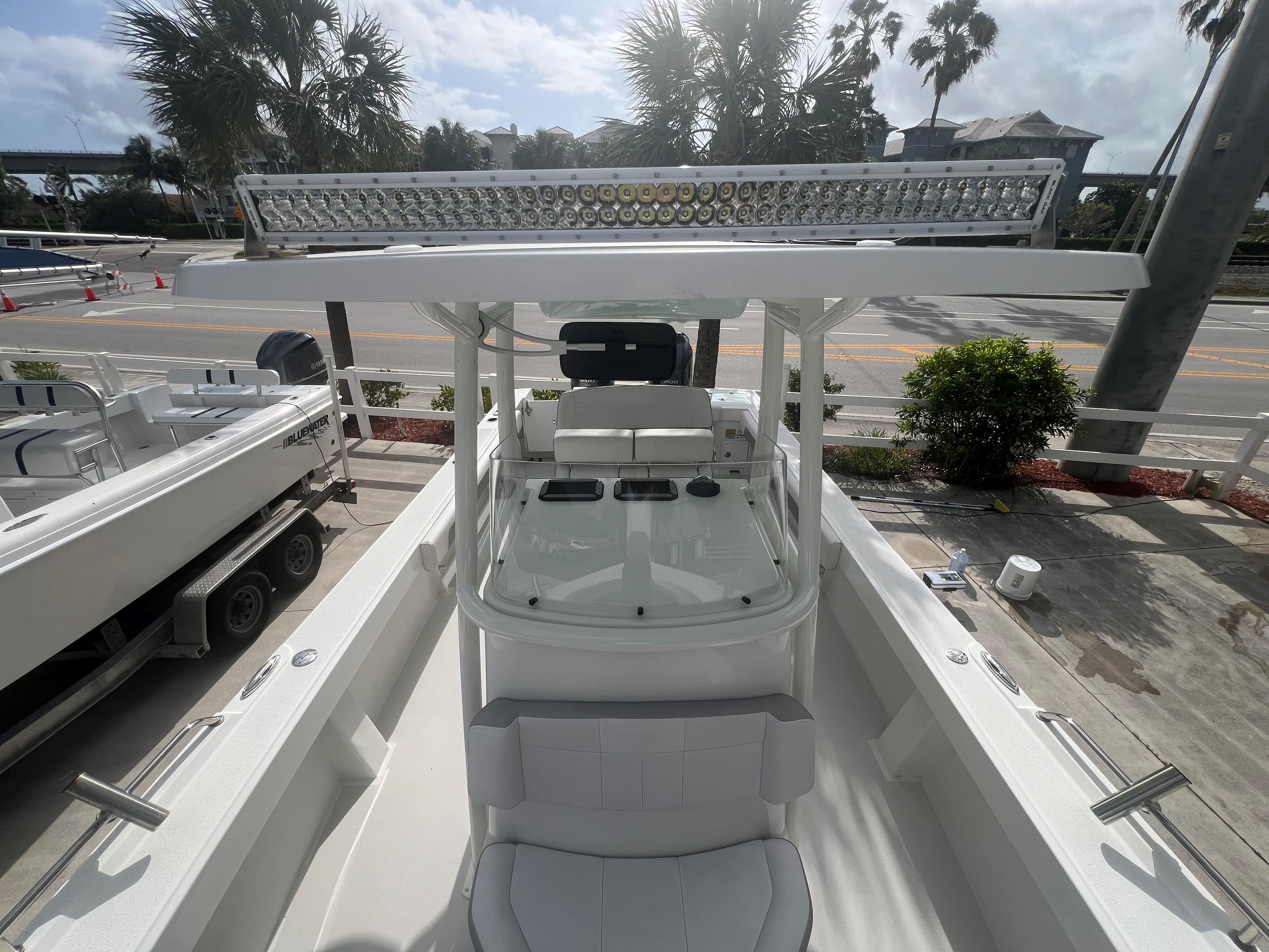 2022-parker-2501-center-console-power-9675627-20250403075553947-1_XLARGE