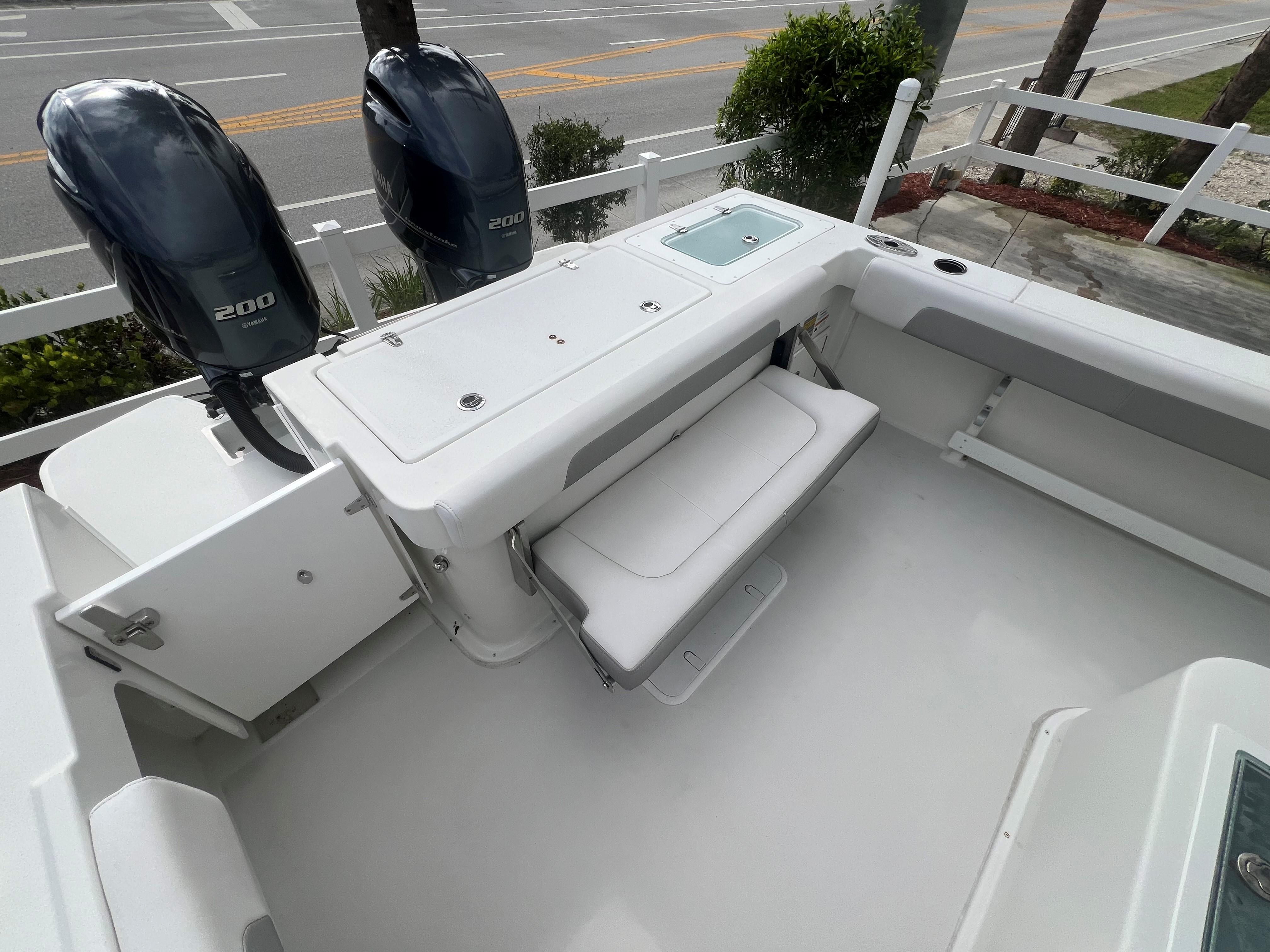 2022-parker-2501-center-console-power-9675627-20250403075556900-1_XLARGE