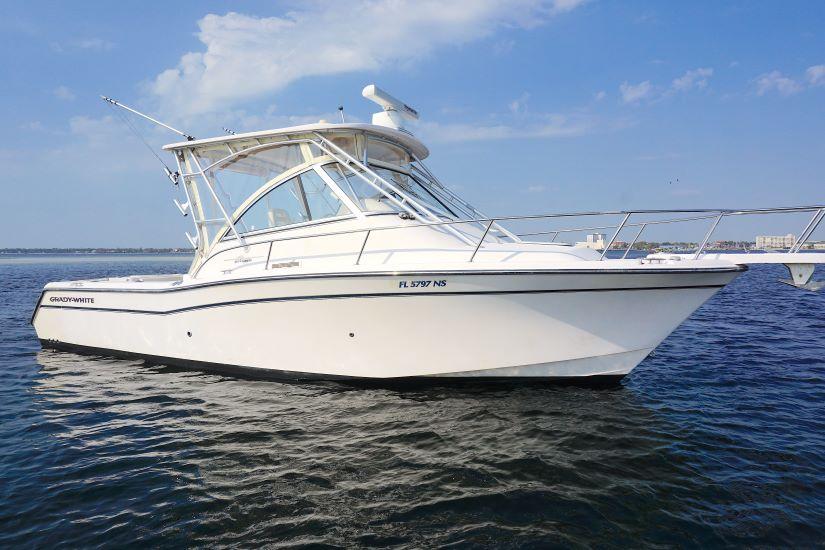 30 Grady-White 305 Express 2008 "Blacktip" | HMY Yachts