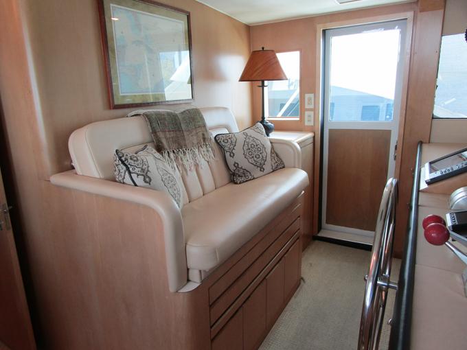 Helm Seat