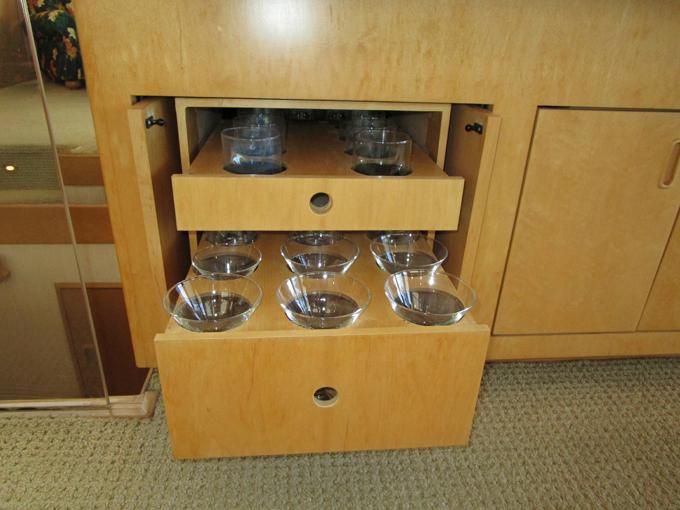 Salon Bar Storage