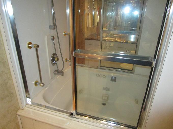 Mid Tub/Shower