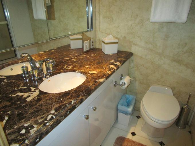 Stbd. Owners Head