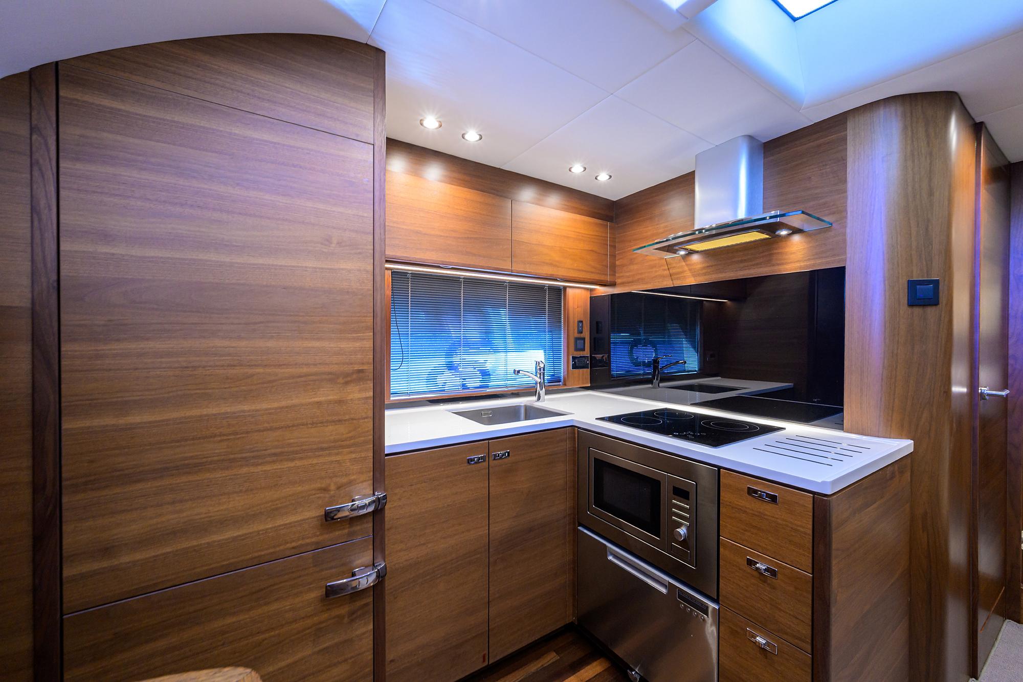 Princess V50 TraSeas - Galley, Cooktop with Hood