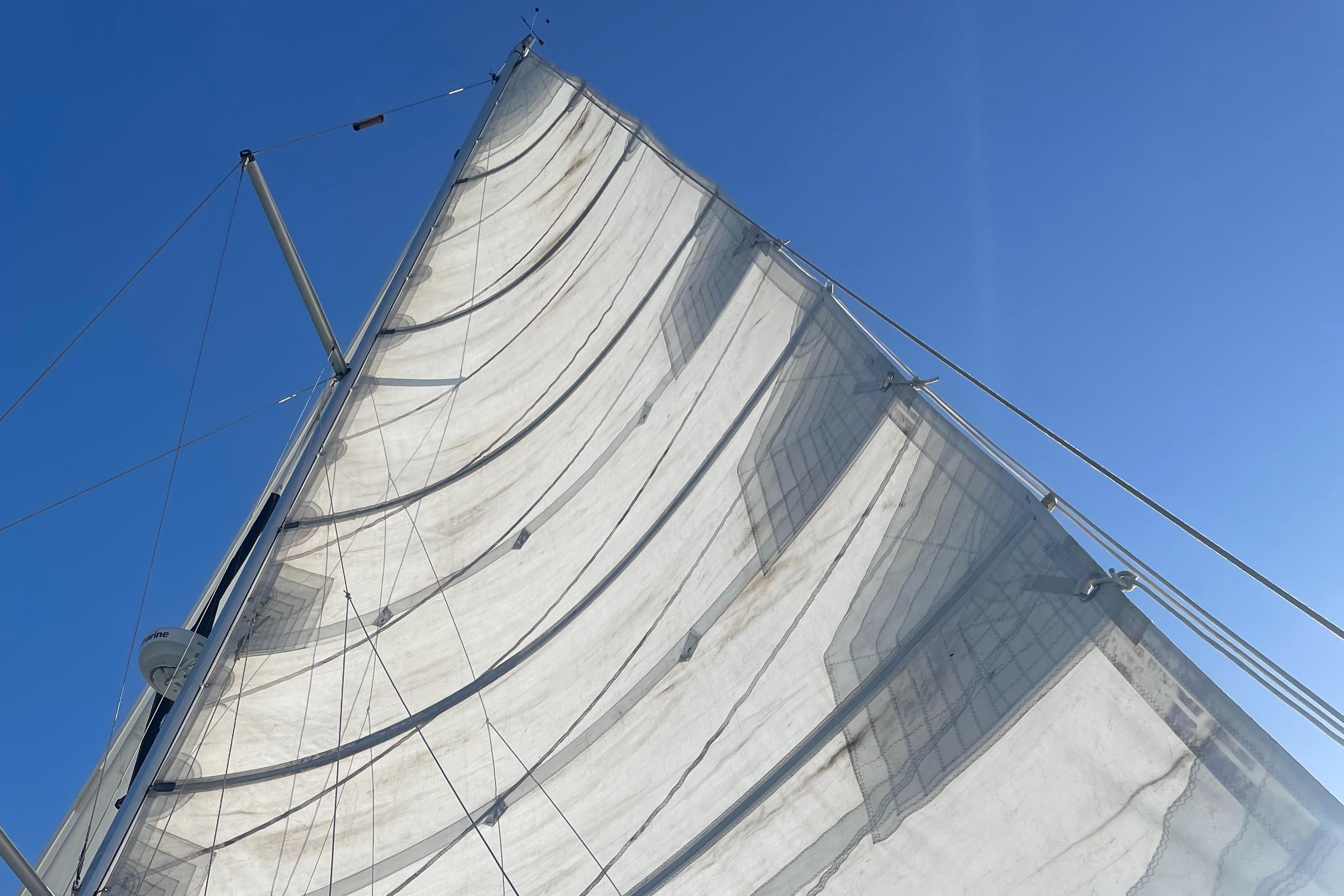 Sailing Diver