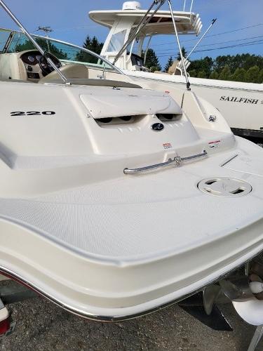 2006 Sea Ray boat for sale, model of the boat is 22' SUNDECK & Image # 18 of 19