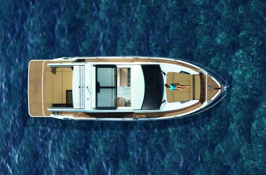 Sealine C335