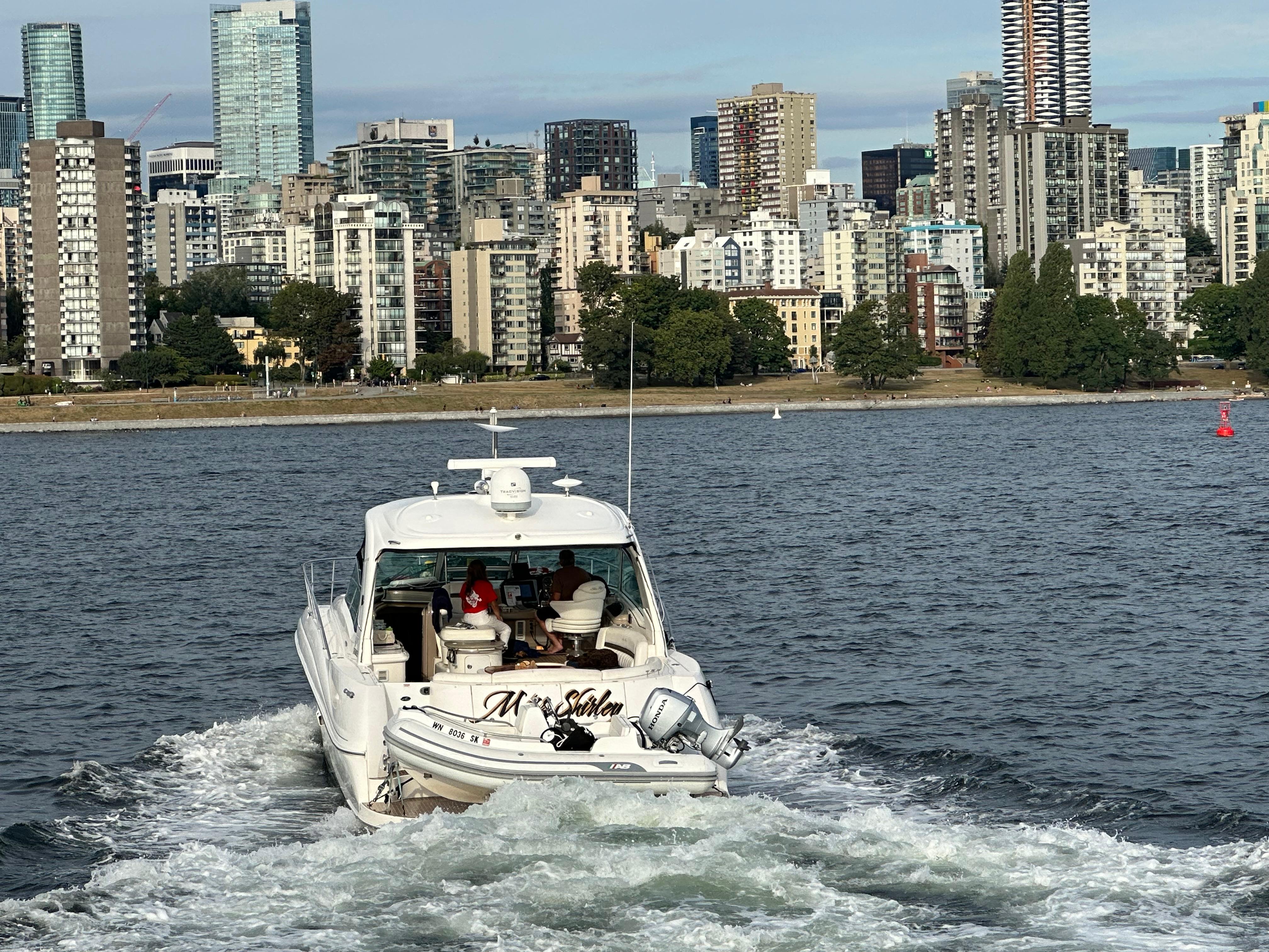 2007 Sea Ray 52 Sundancer #TBBJSR52 inventory image at Sun Country Yachts, South Lake Union (Seattle) 2007 Sea Ray 52 Sundancer #TBBJSR52 inventory image at Sun Country Yachts, South Lake Union (Seattle)