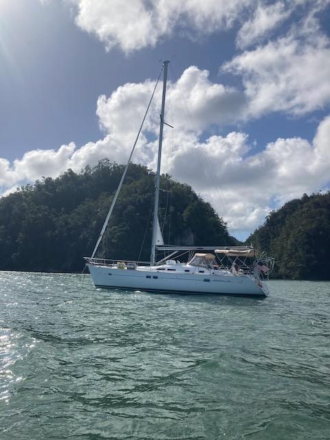 2004 Beneteau 423 Red Fish
