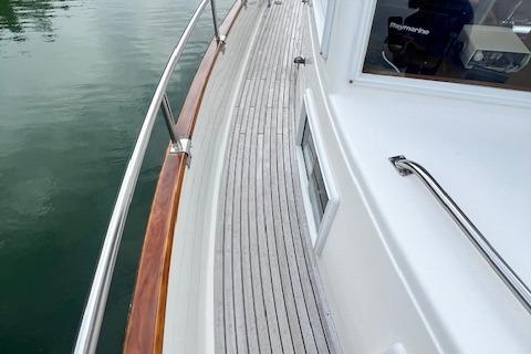 Joyfull Yacht Photos Pics 