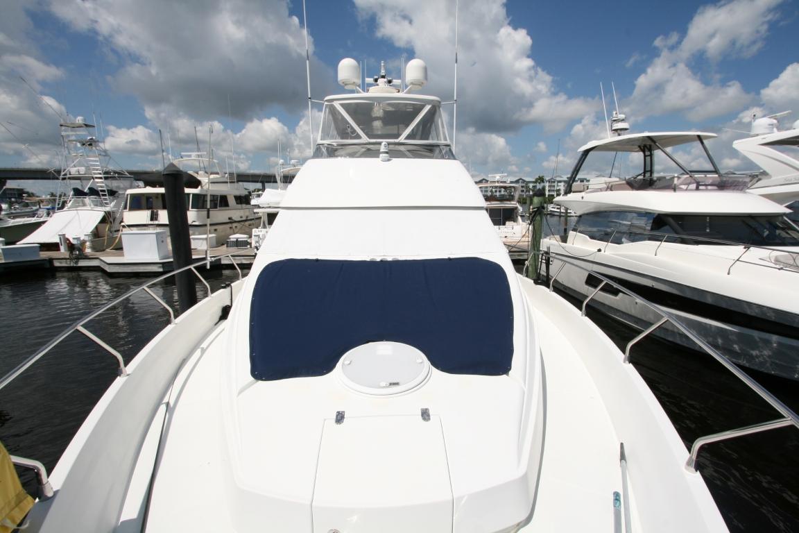 Foredeck aft to Sunpad