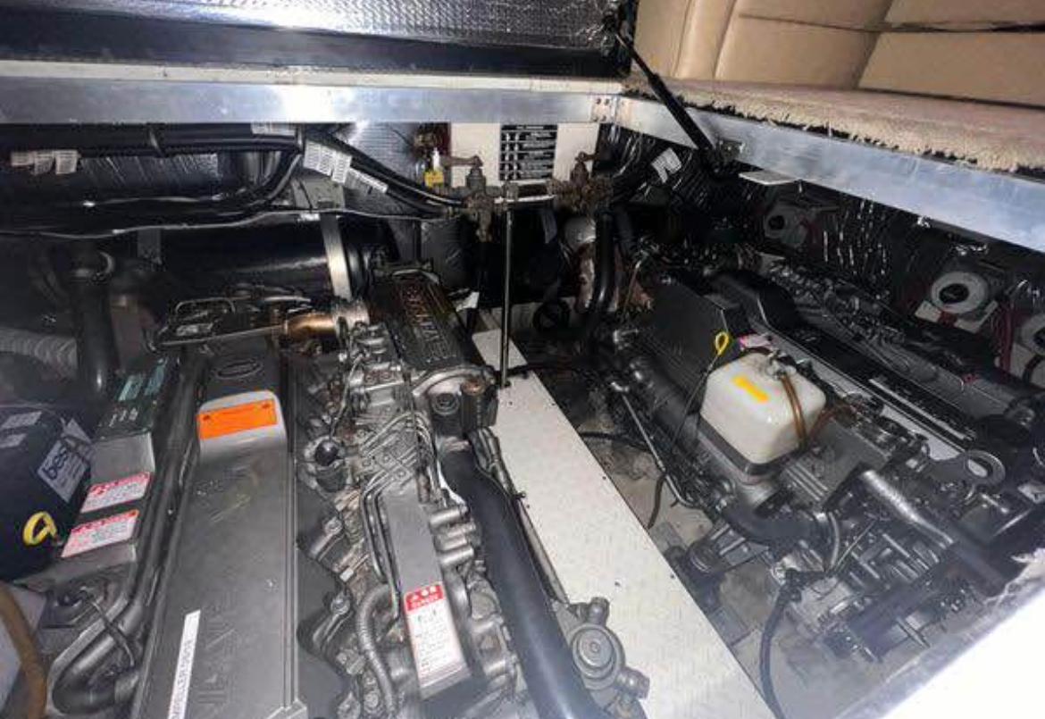 2003-cruisers-yachts-3750-motoryacht-power-9805682-20250522083104563-1_XLARGE