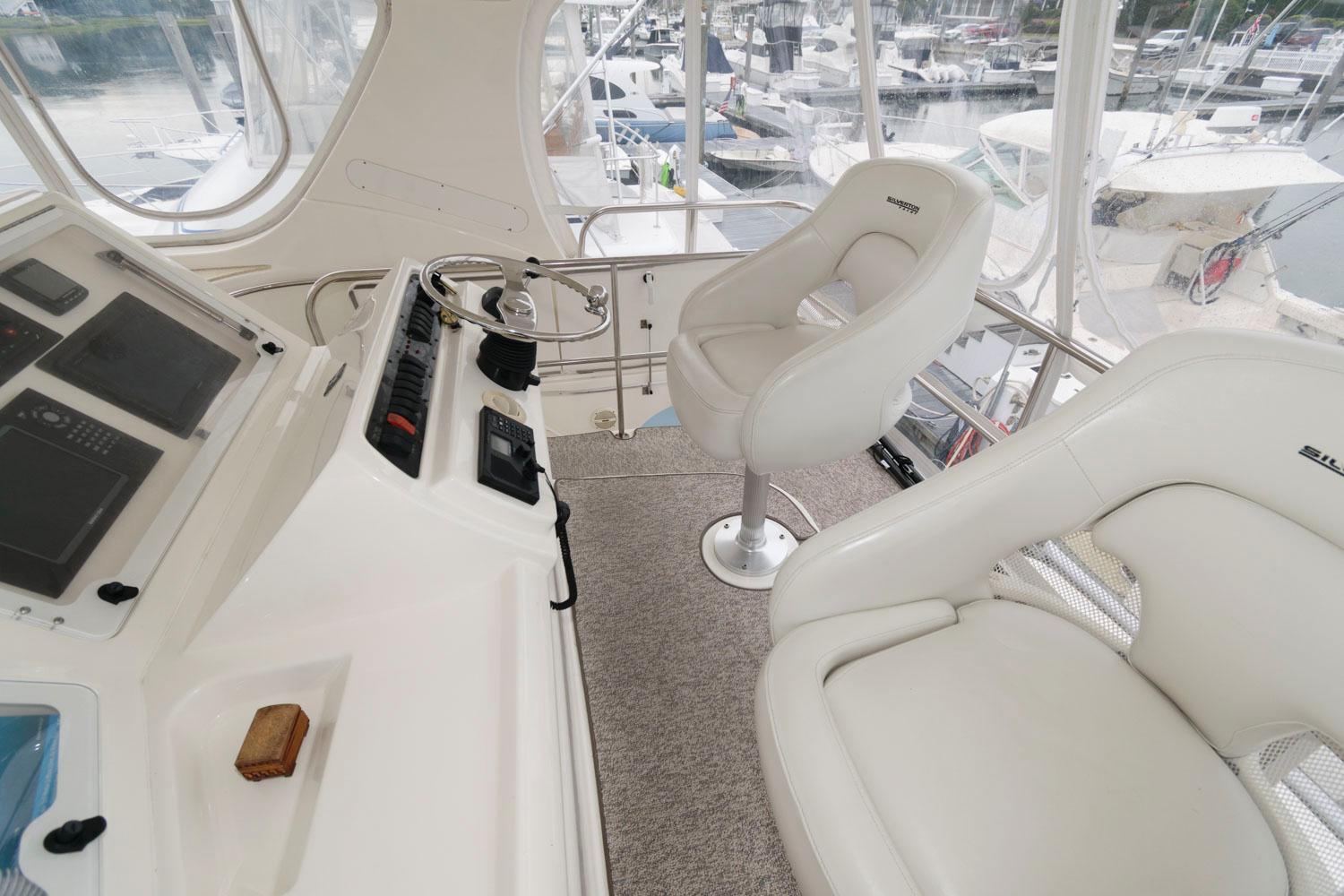 M 7162 RD Knot 10 Yacht Sales