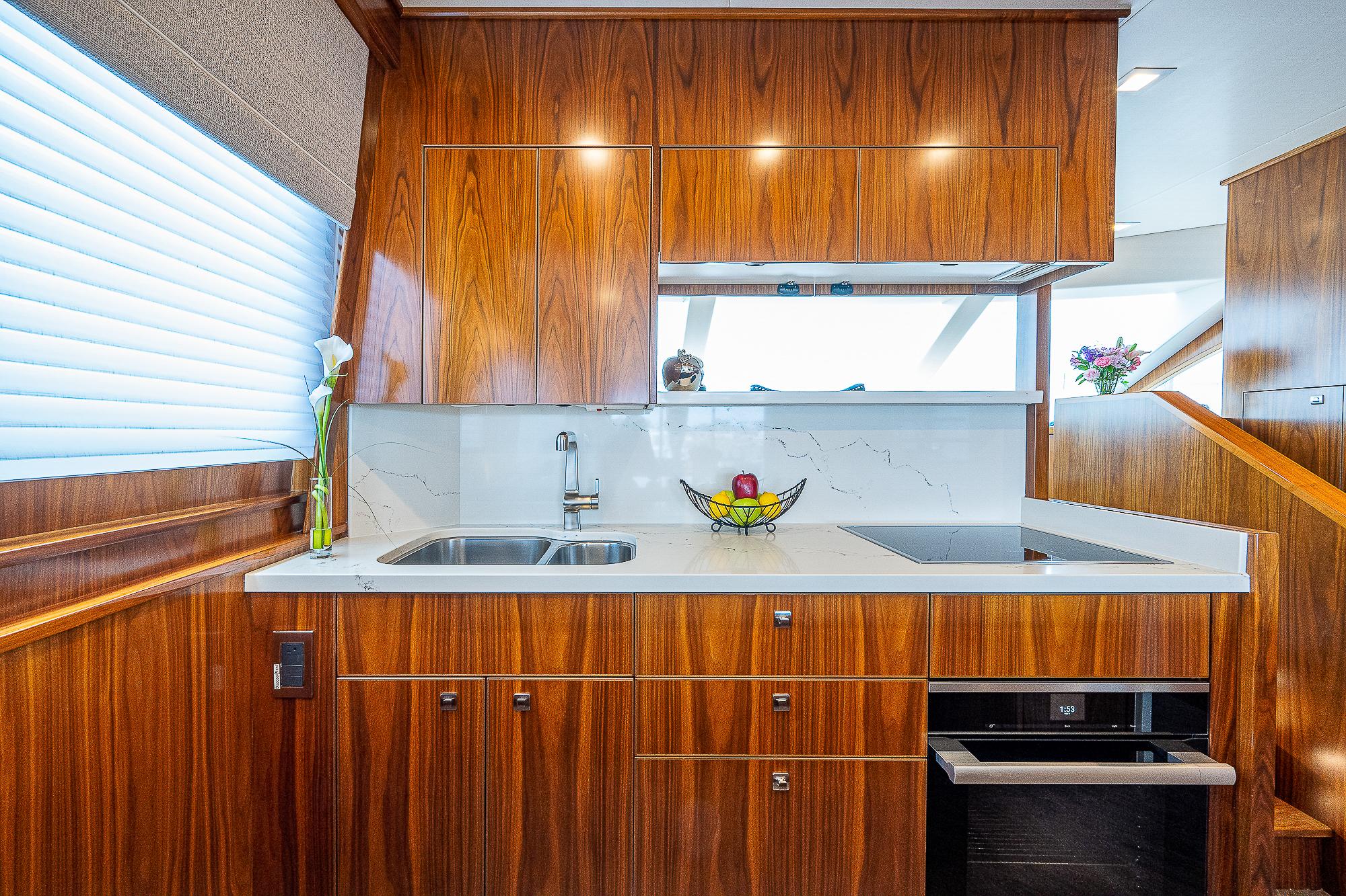 Viking 75 KALEEN - Galley