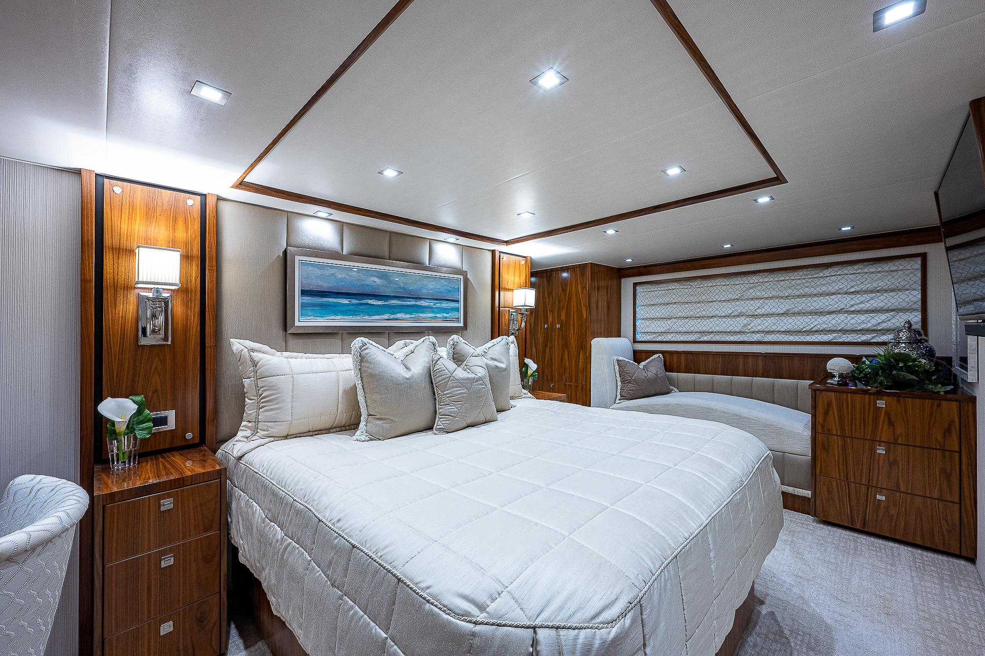 Viking 75 - Master Stateroom