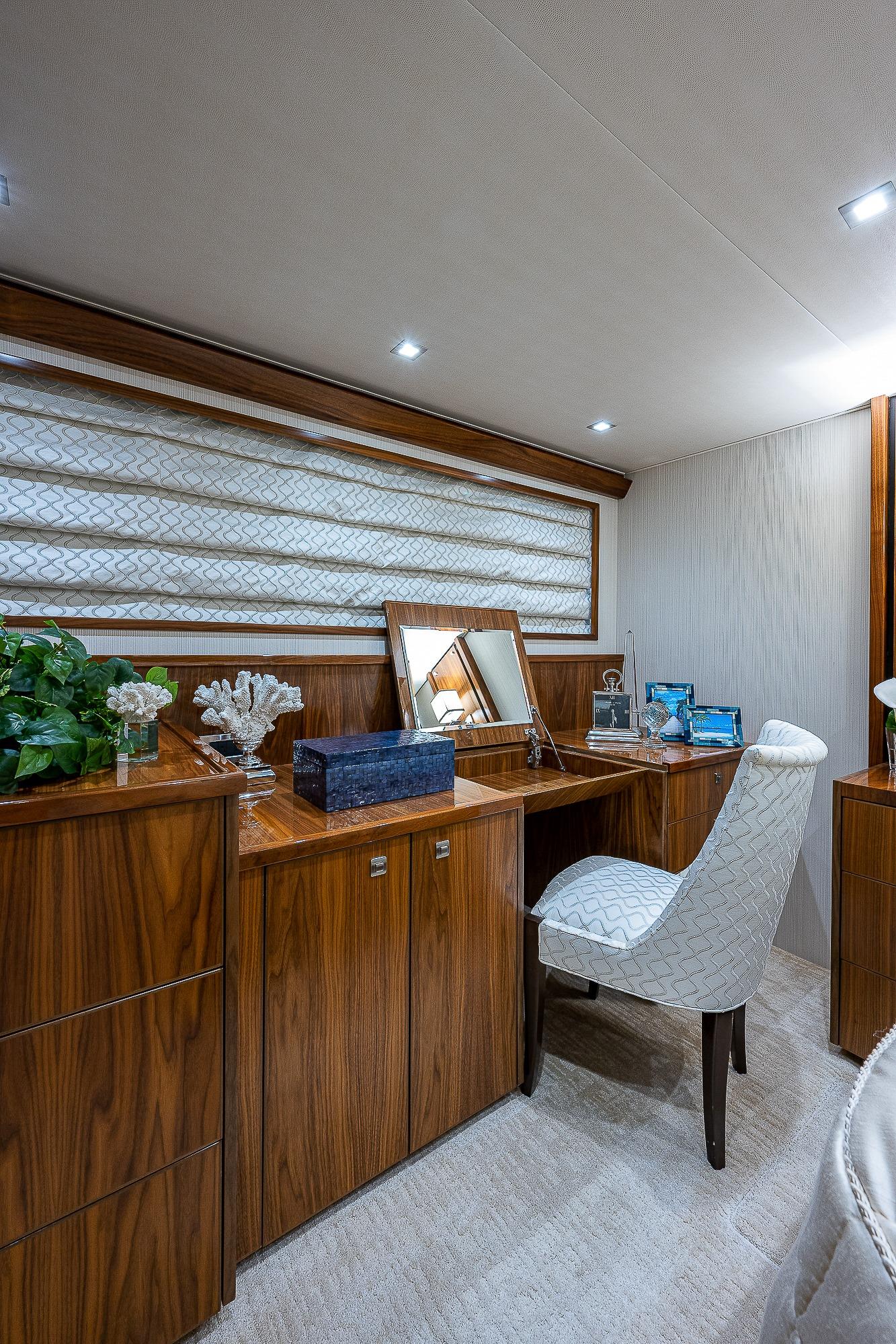 Viking 75 - Master Stateroom