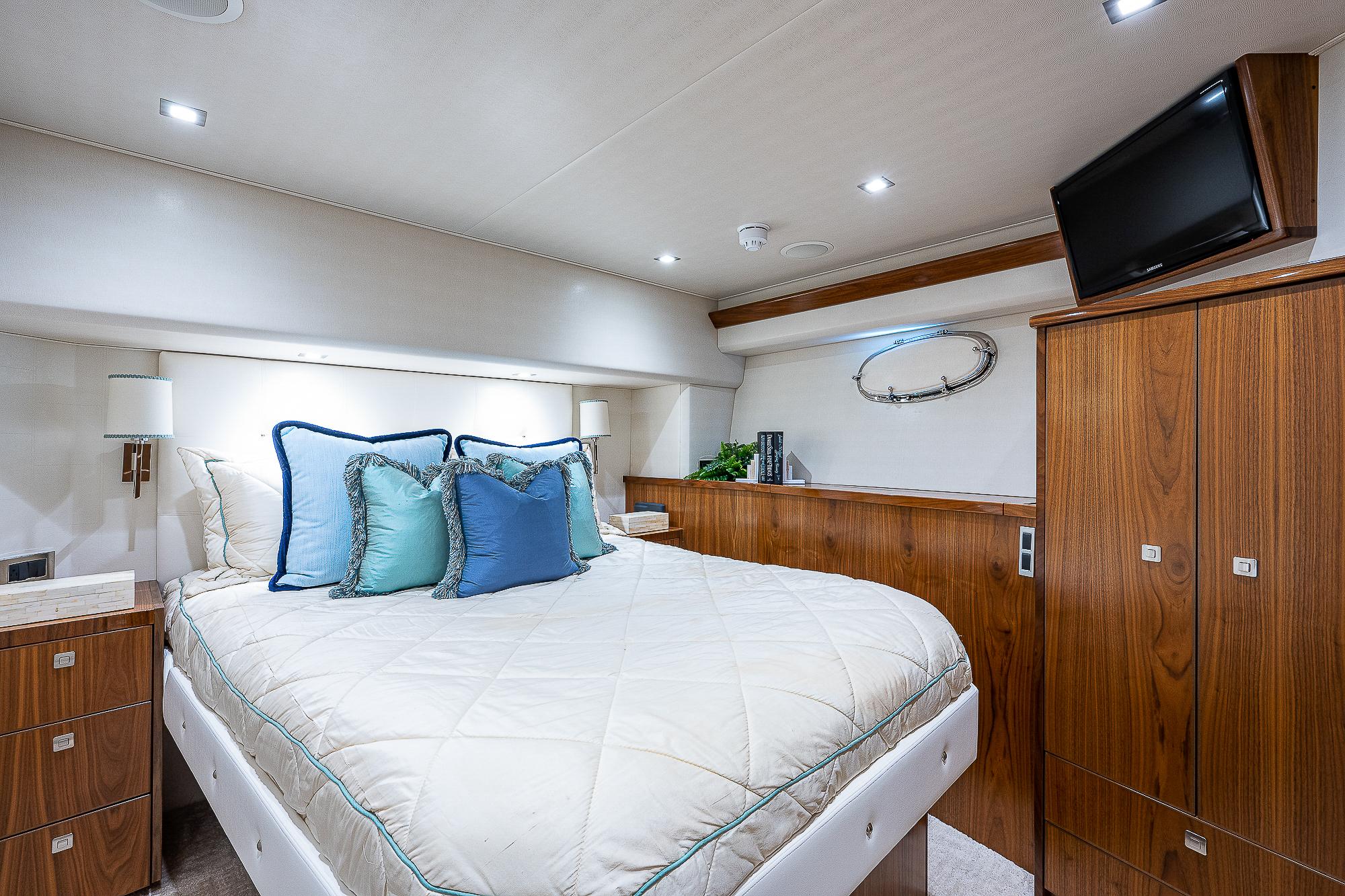 Viking 75 KALEEN - Port Guest Stateroom