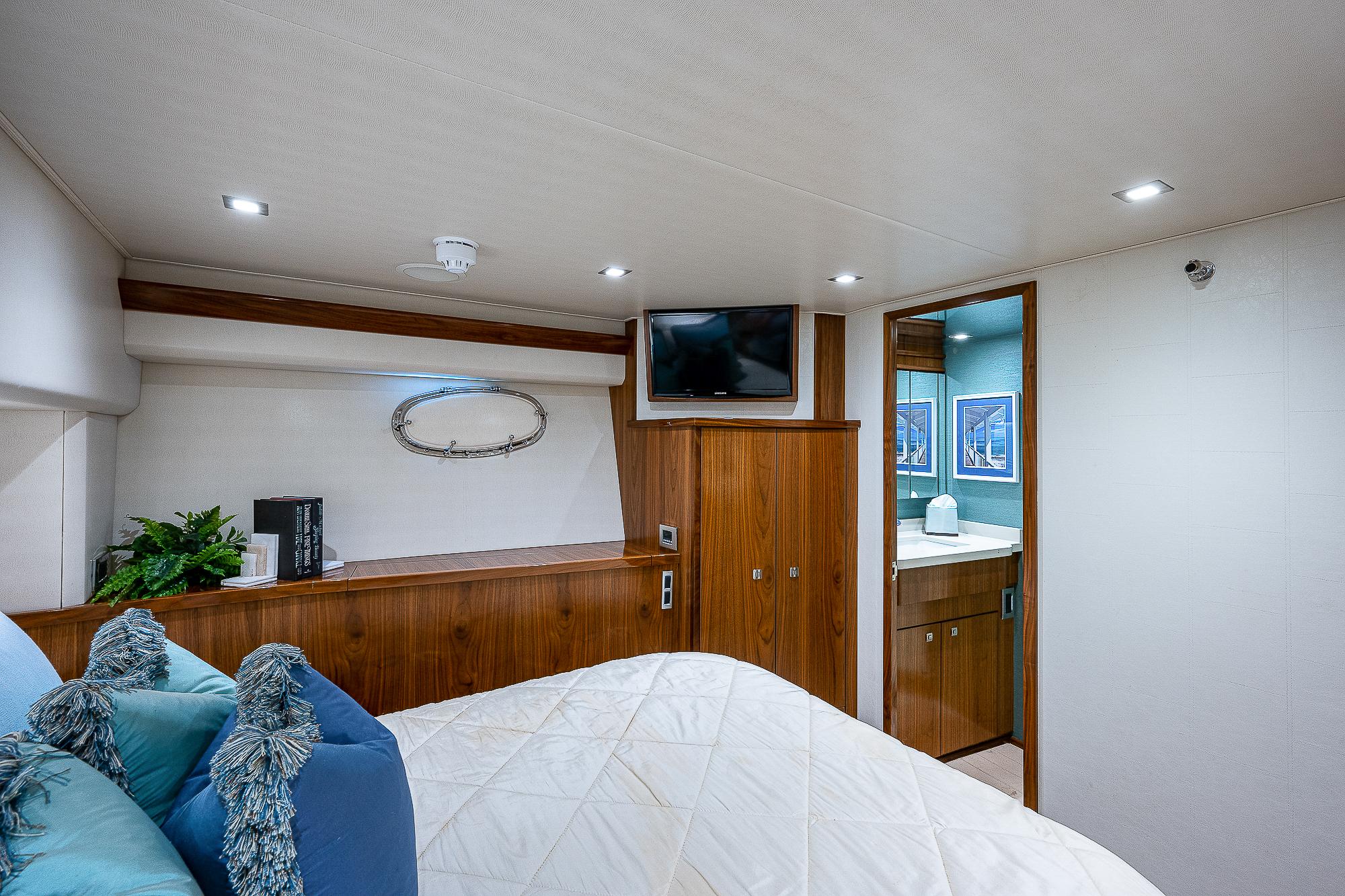 Viking 75 KALEEN - Port Guest Stateroom