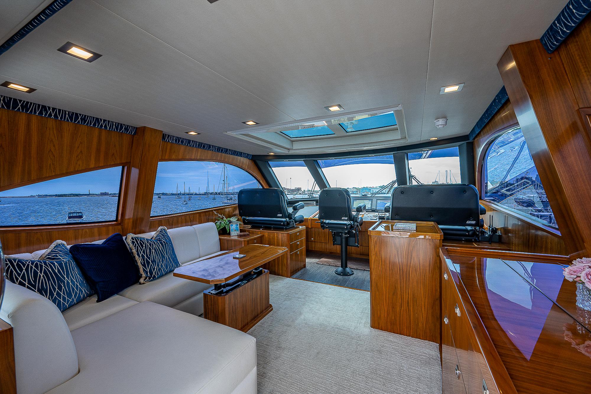 Viking 75 KALEEN - Enclosed Flybridge