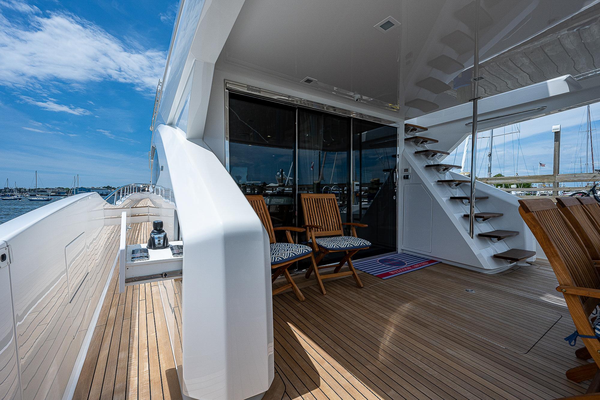 Viking 75 KALEEN - Aft Deck