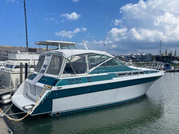 32' Chris-Craft, Listing Number 100916599, - Photo No. 3