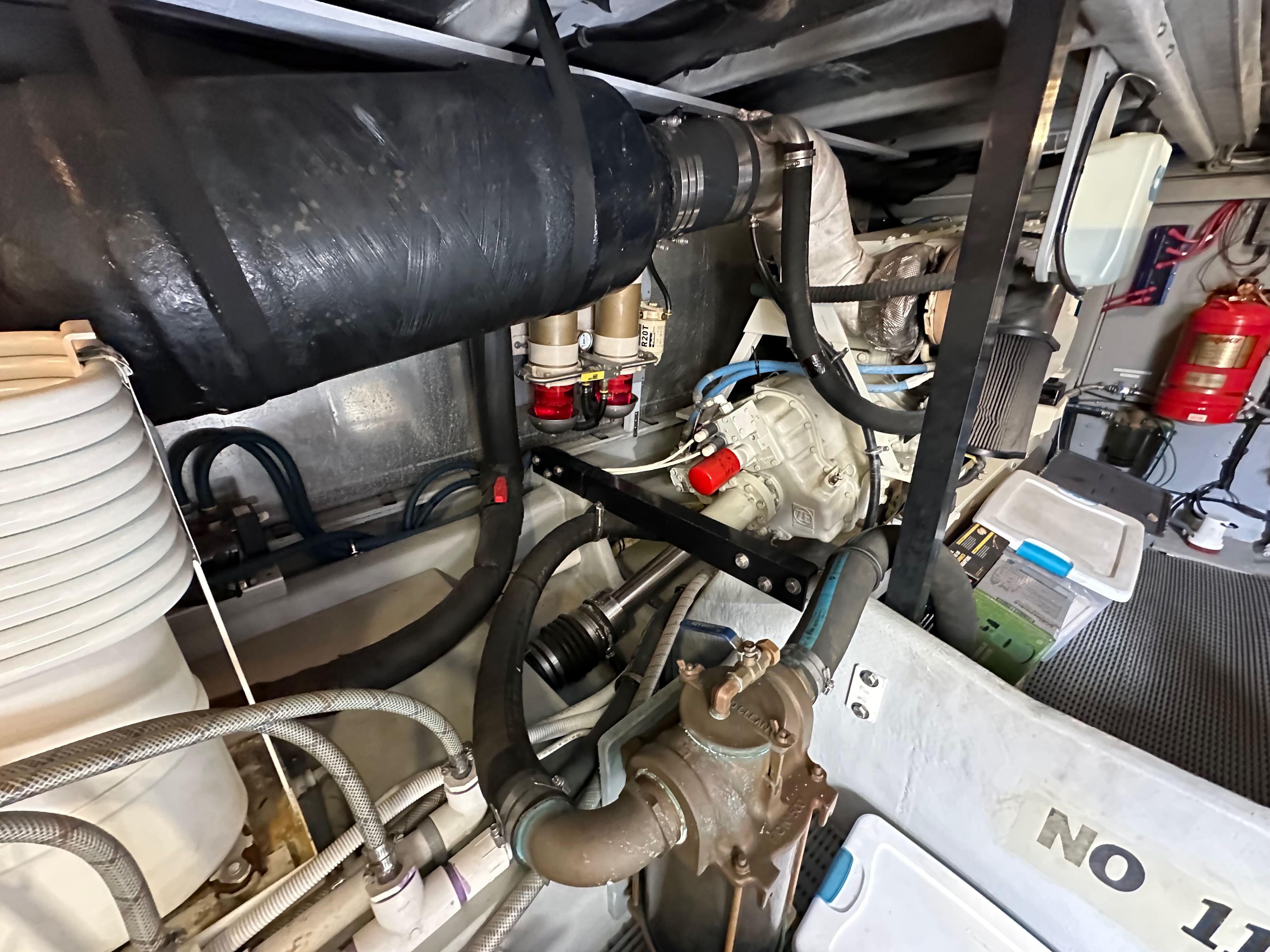 2004-meridian-580-pilothouse-power-9755701-20250411174055822-1_XLARGE