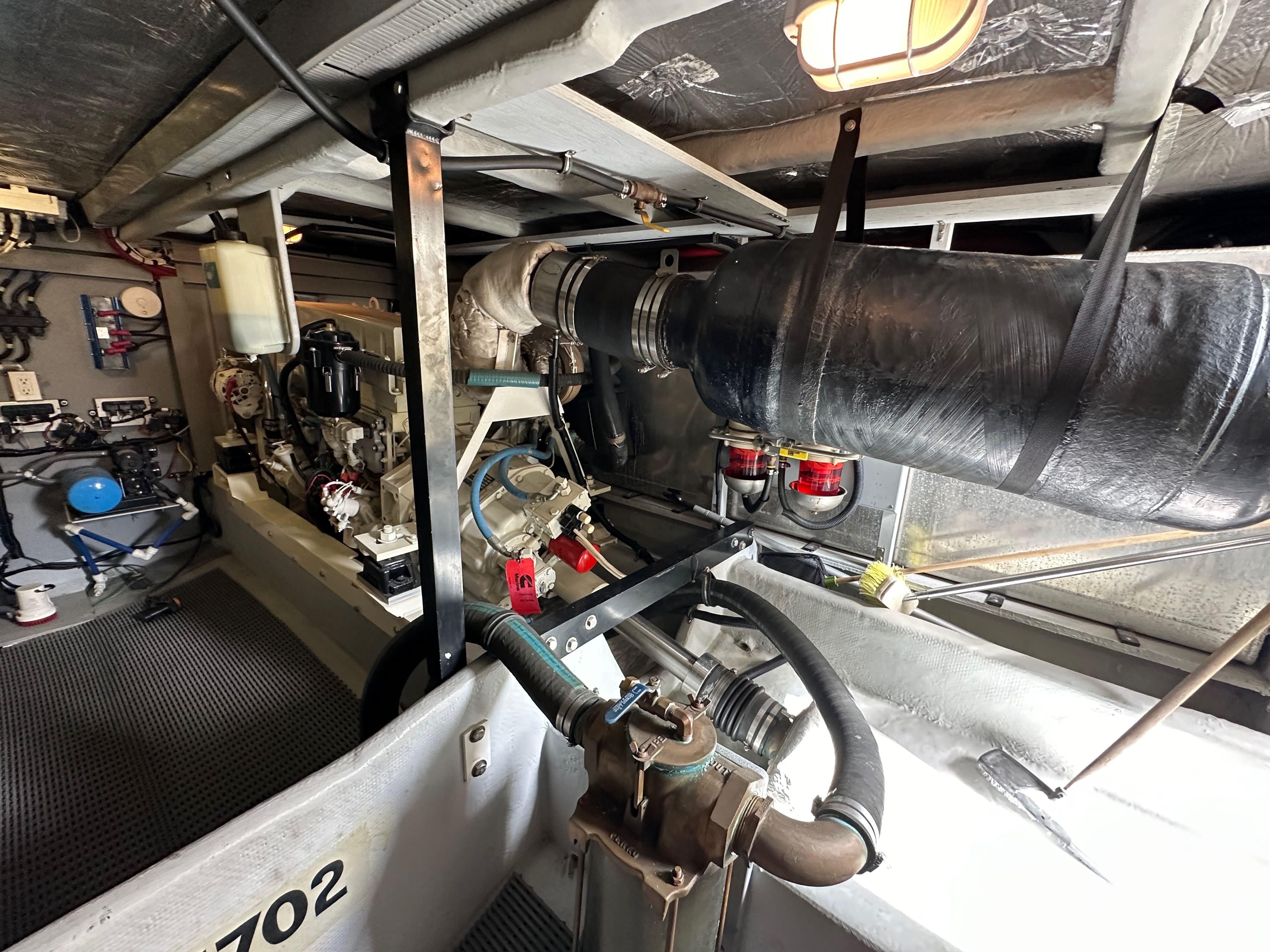 2004-meridian-580-pilothouse-power-9755701-20250411174102013-1_XLARGE