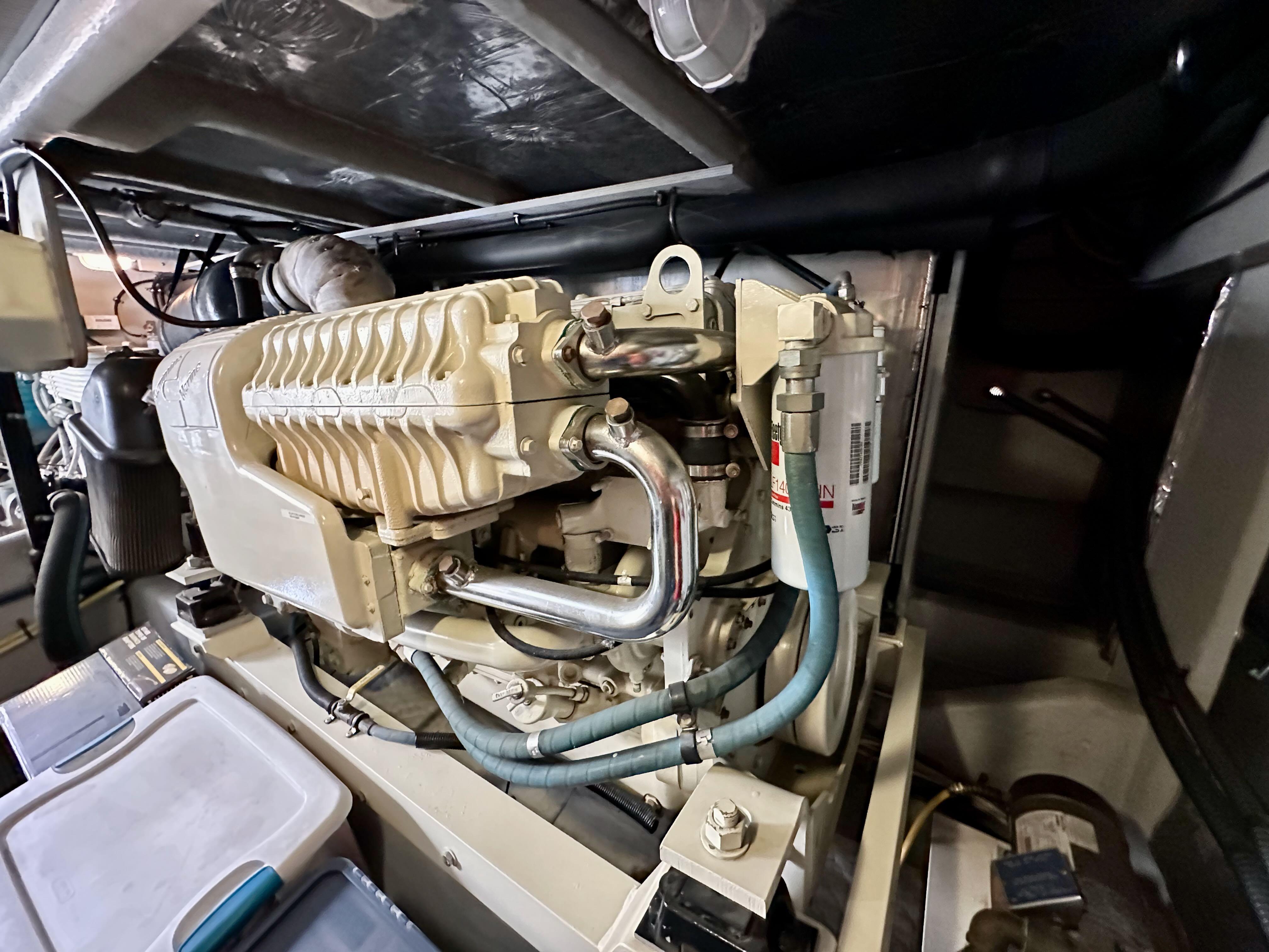 2004-meridian-580-pilothouse-power-9755701-20250411174118195-1_XLARGE