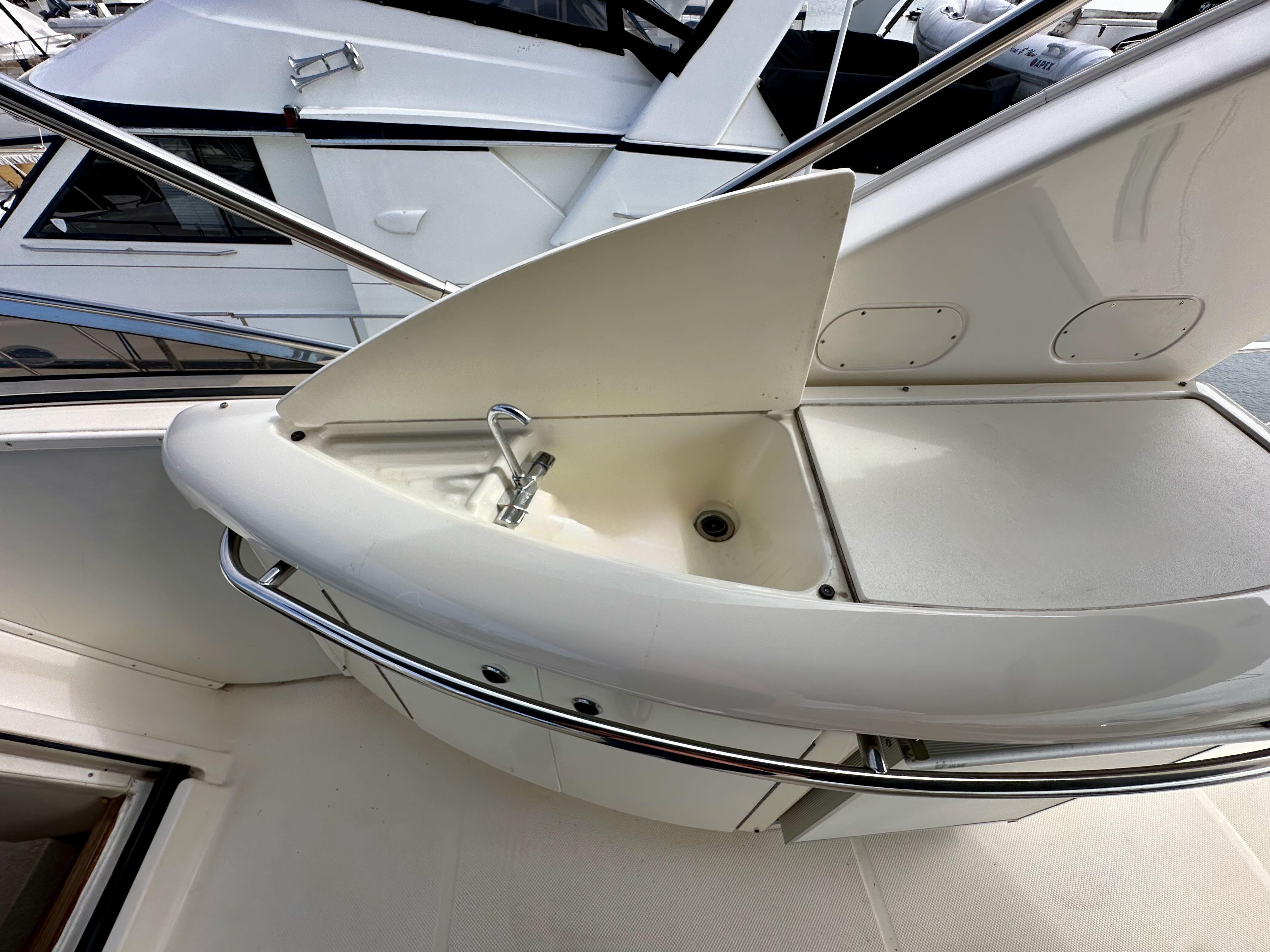 2004-meridian-580-pilothouse-power-9755701-20250411174303437-1_XLARGE