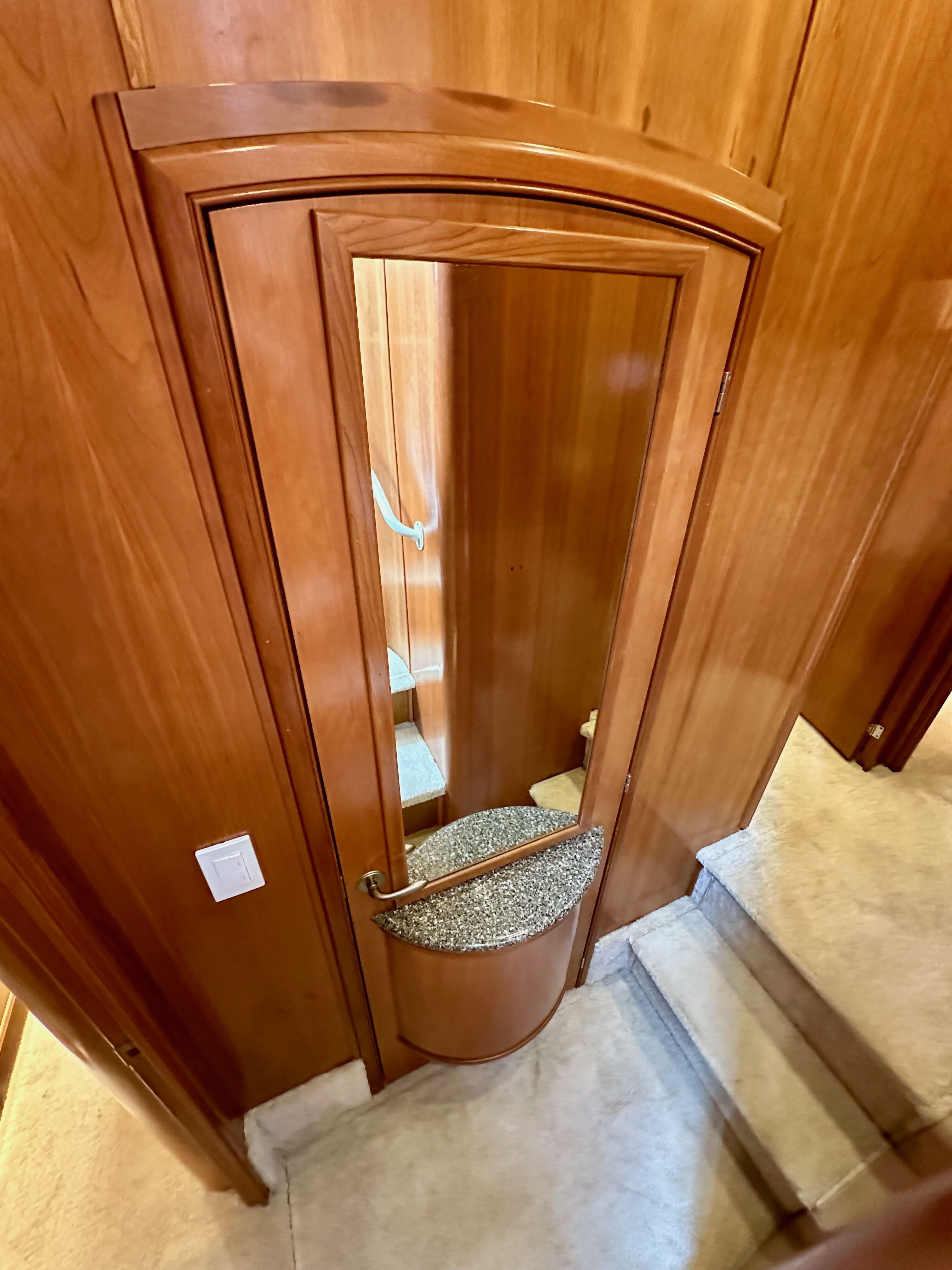 Image [106] of 2004 Meridian 580 Pilothouse