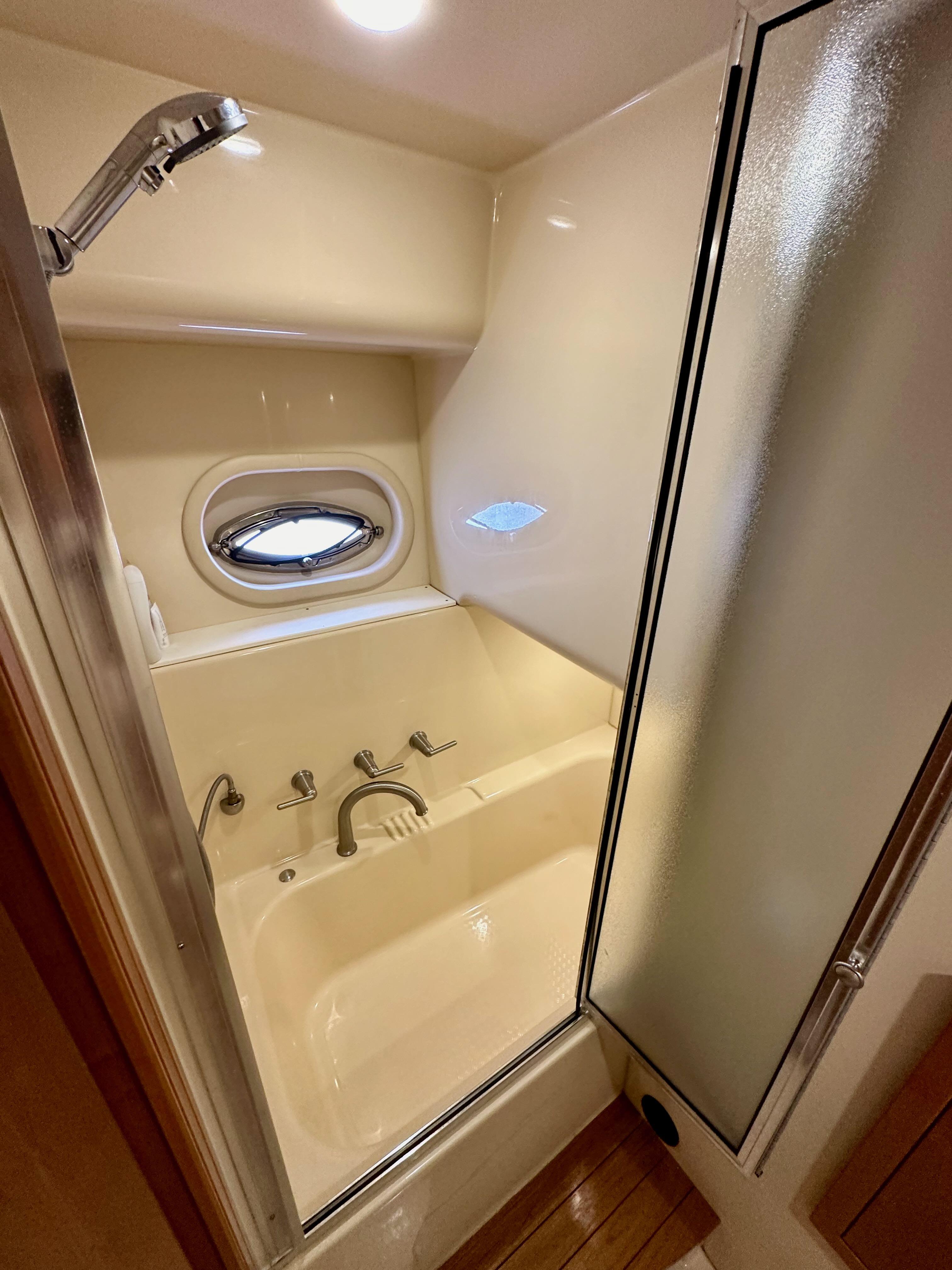 Image [114] of 2004 Meridian 580 Pilothouse