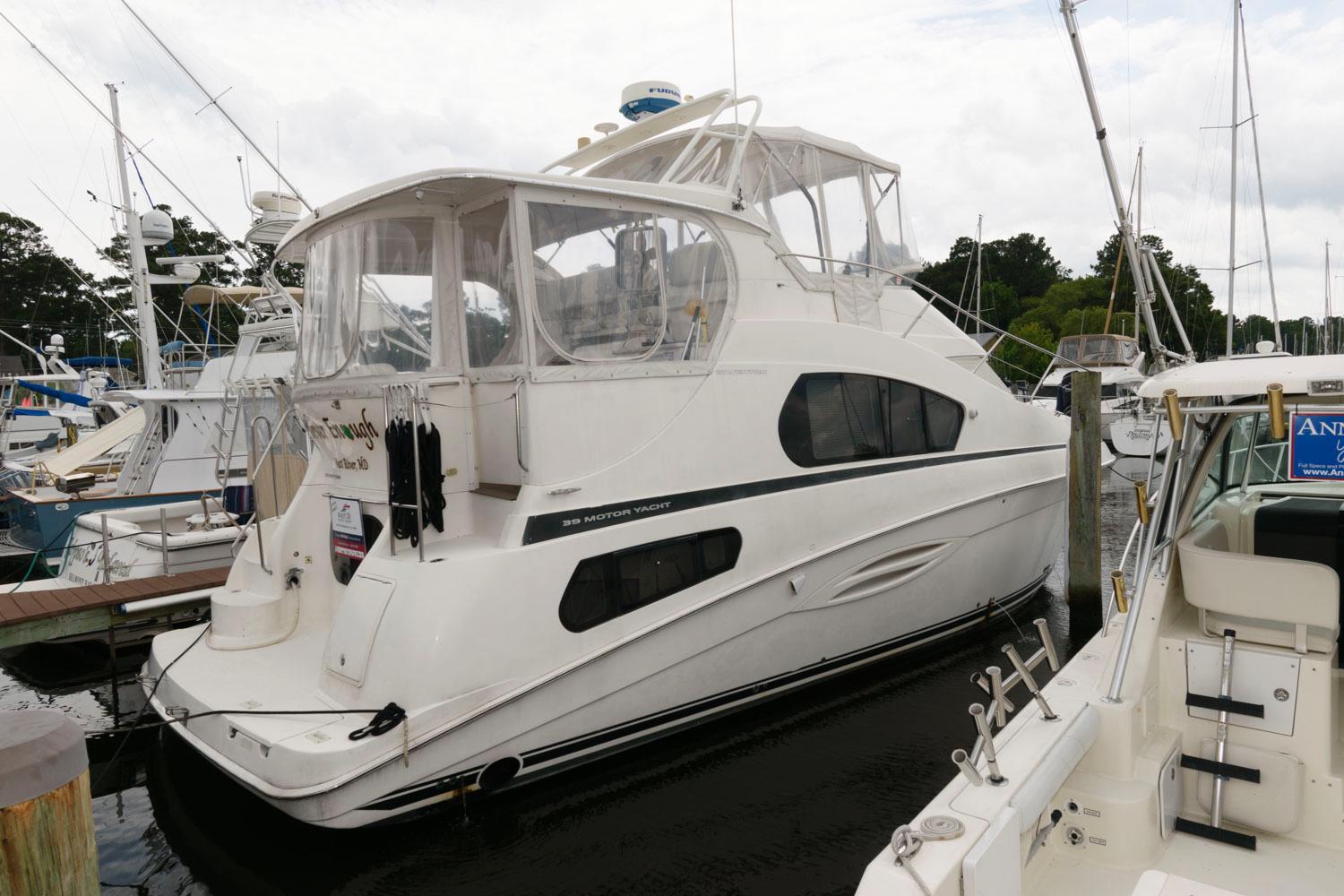 M 7121 BW Knot 10 Yacht Sales