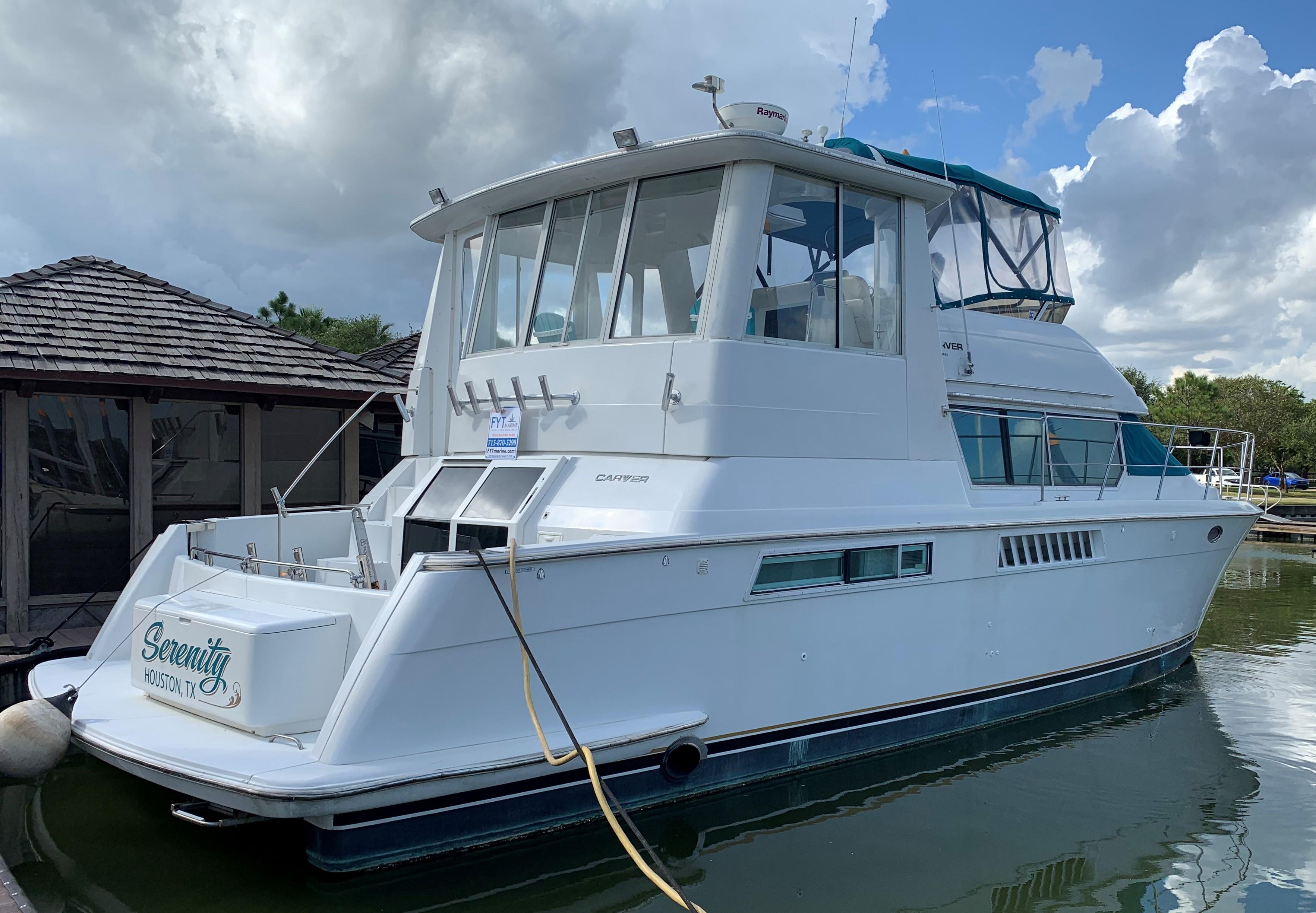 50 ft carver cockpit motor yacht