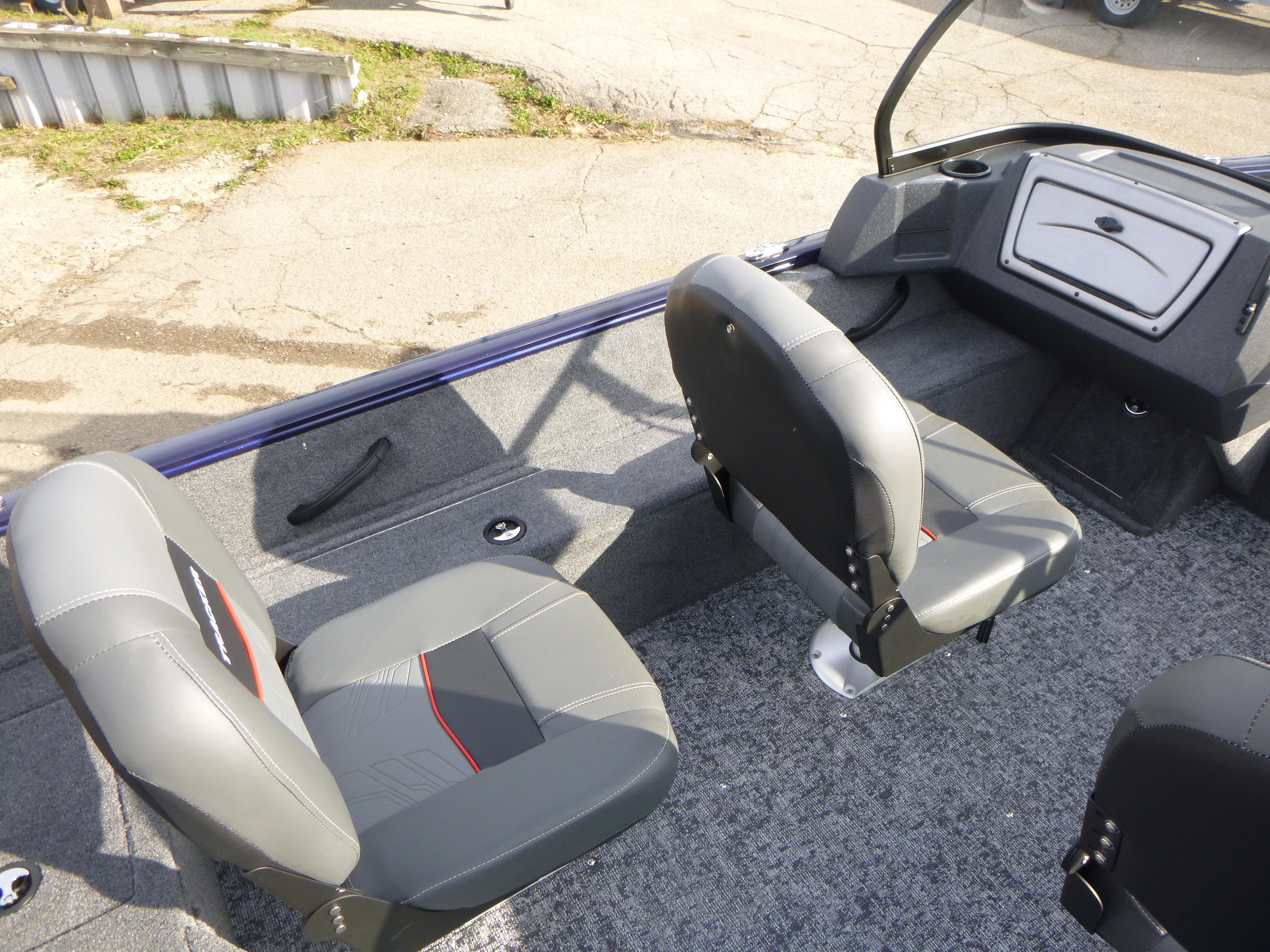 2025 Tracker Pro Guide V-16 WT Gallery
