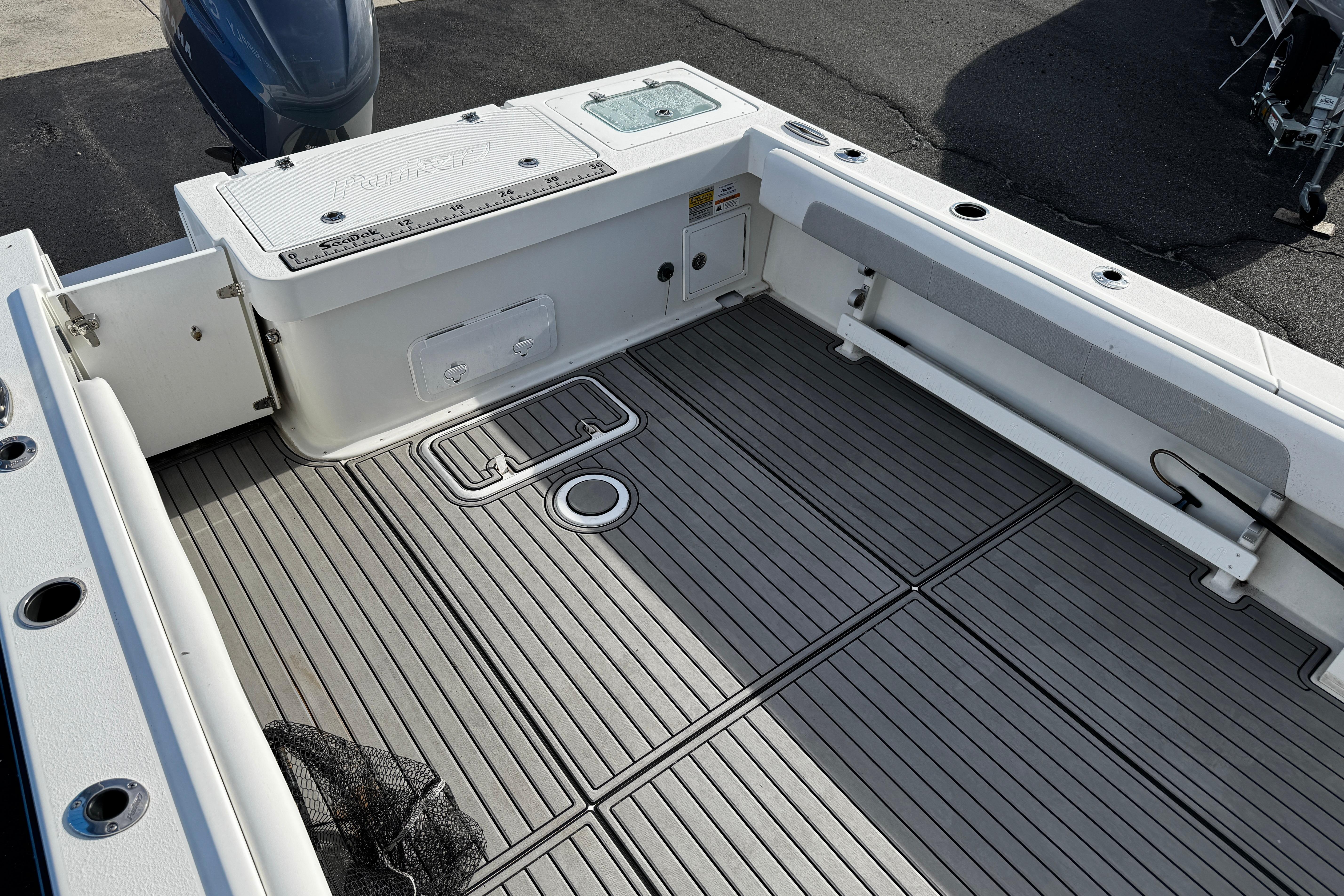 2021-parker-2320-sport-cabin-power-9995716-20251029134450157-4