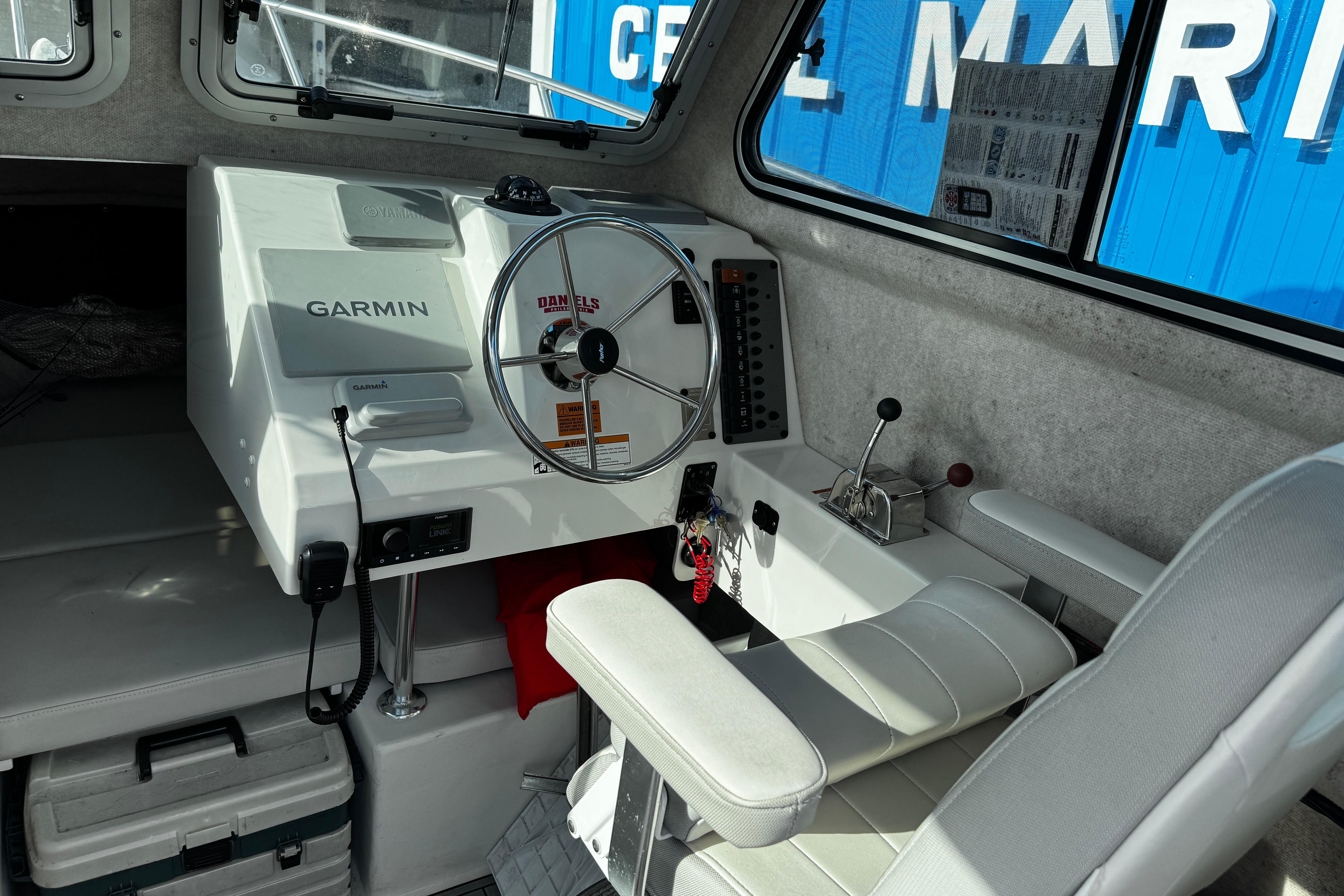 2021-parker-2320-sport-cabin-power-9995716-20251029134455477-3