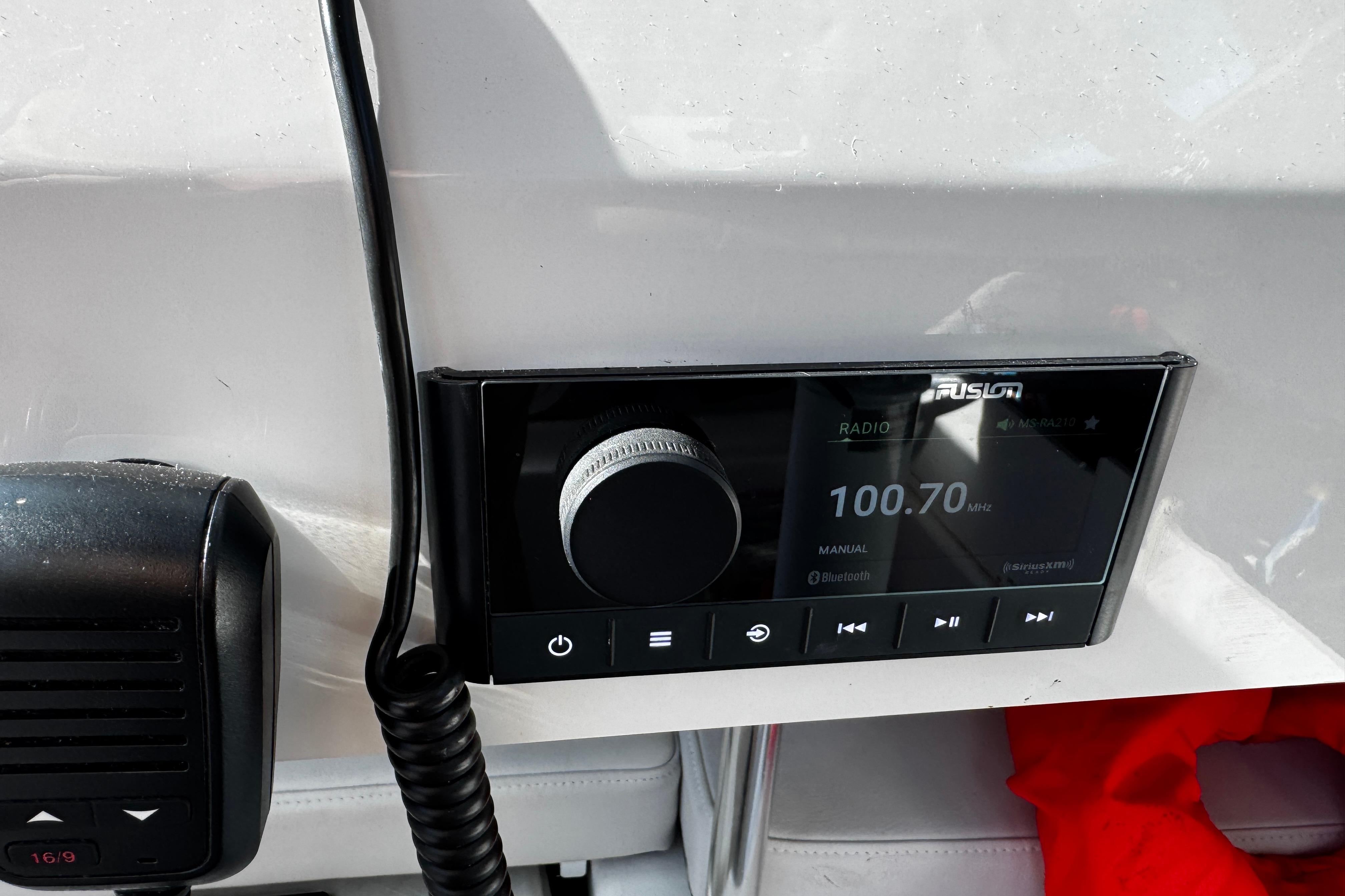 2021-parker-2320-sport-cabin-power-9995716-20251029134458336-1