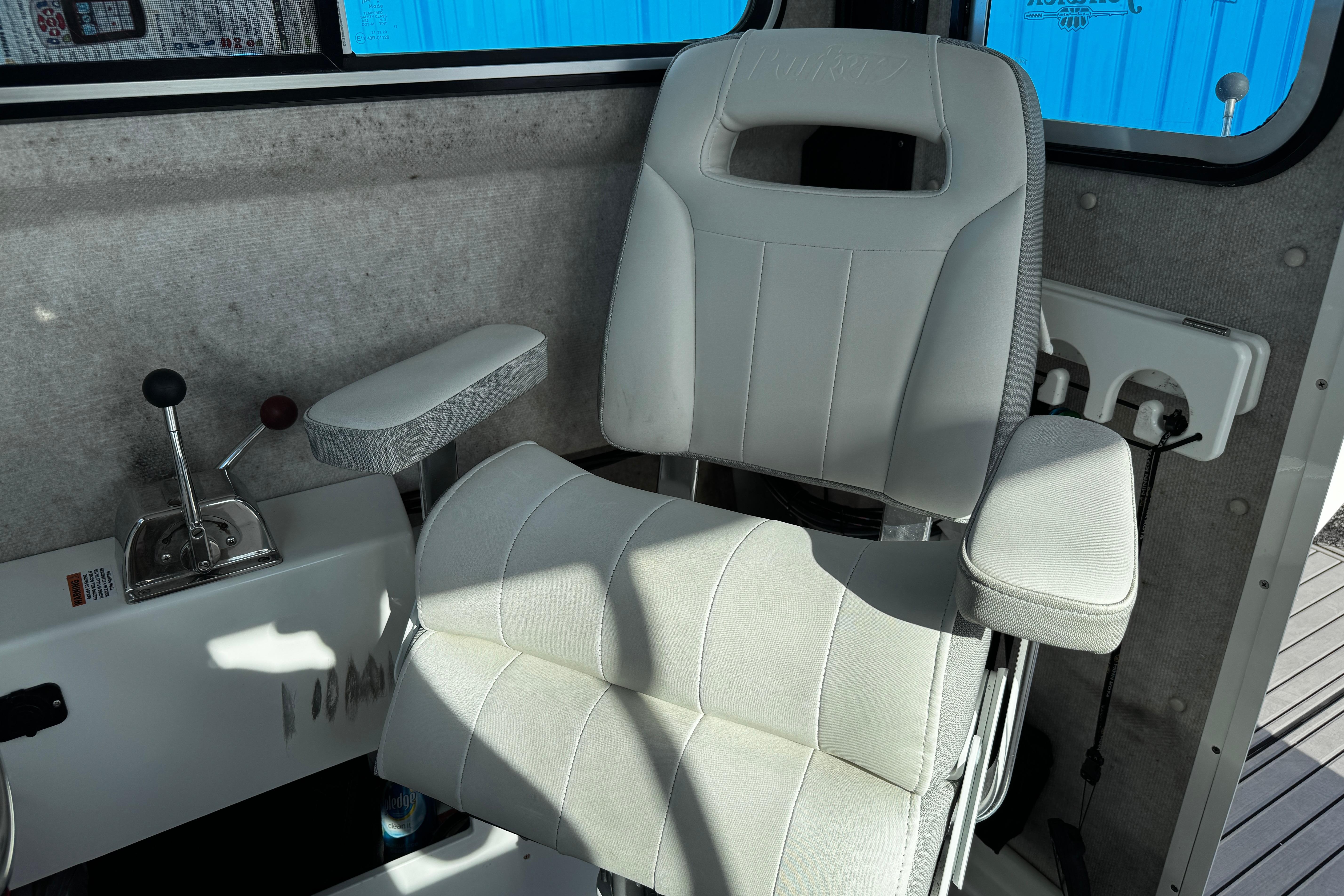 2021-parker-2320-sport-cabin-power-9995716-20251029134520514-2