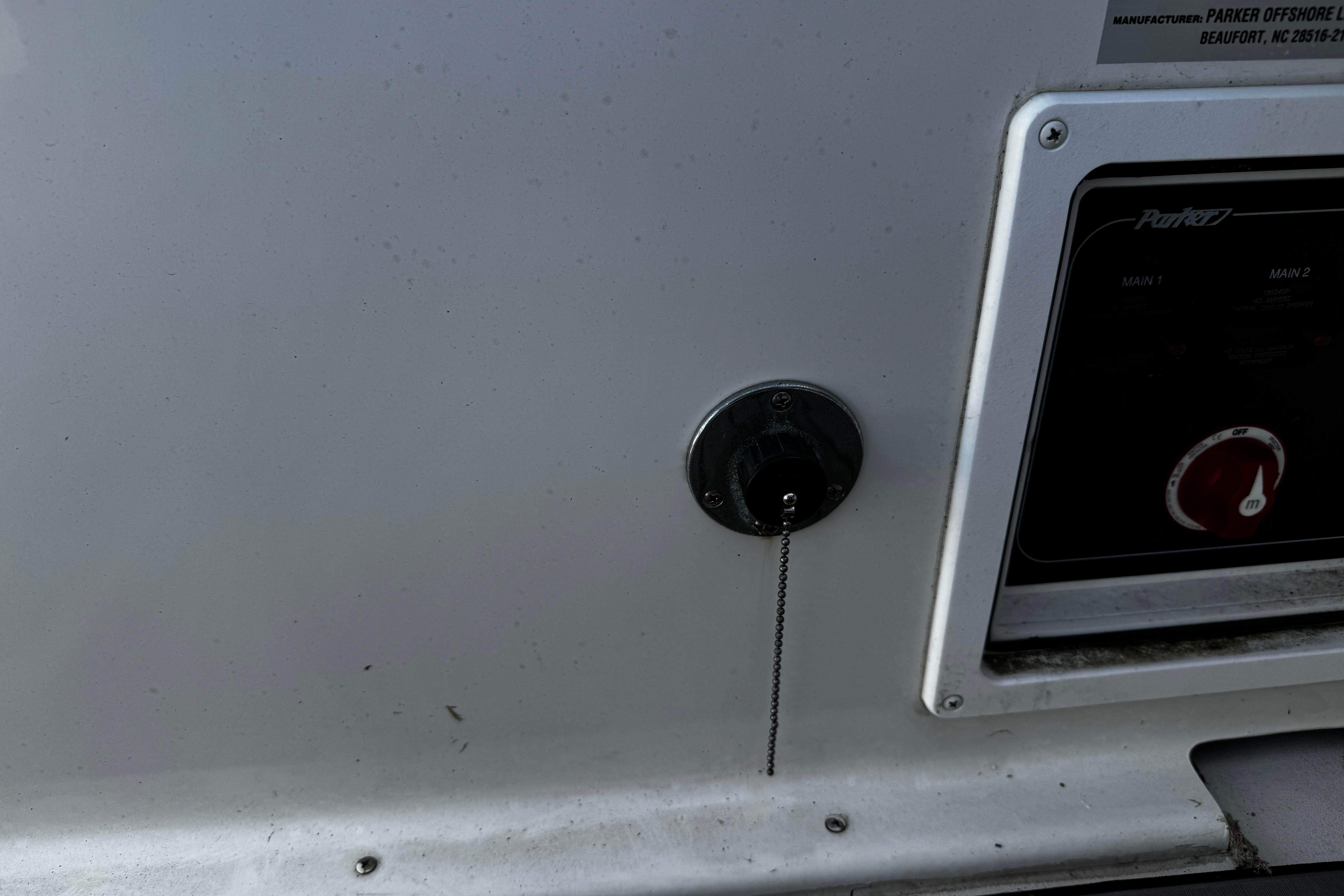 2021-parker-2320-sport-cabin-power-9995716-20251029134612024-4