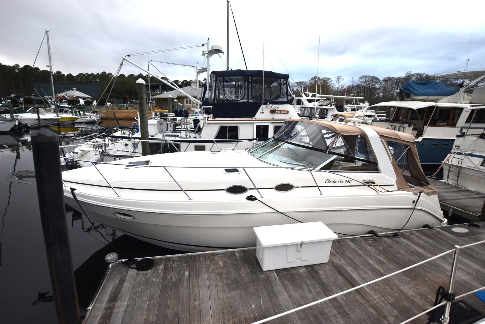 2000 Rinker 342 Fiesta Vee