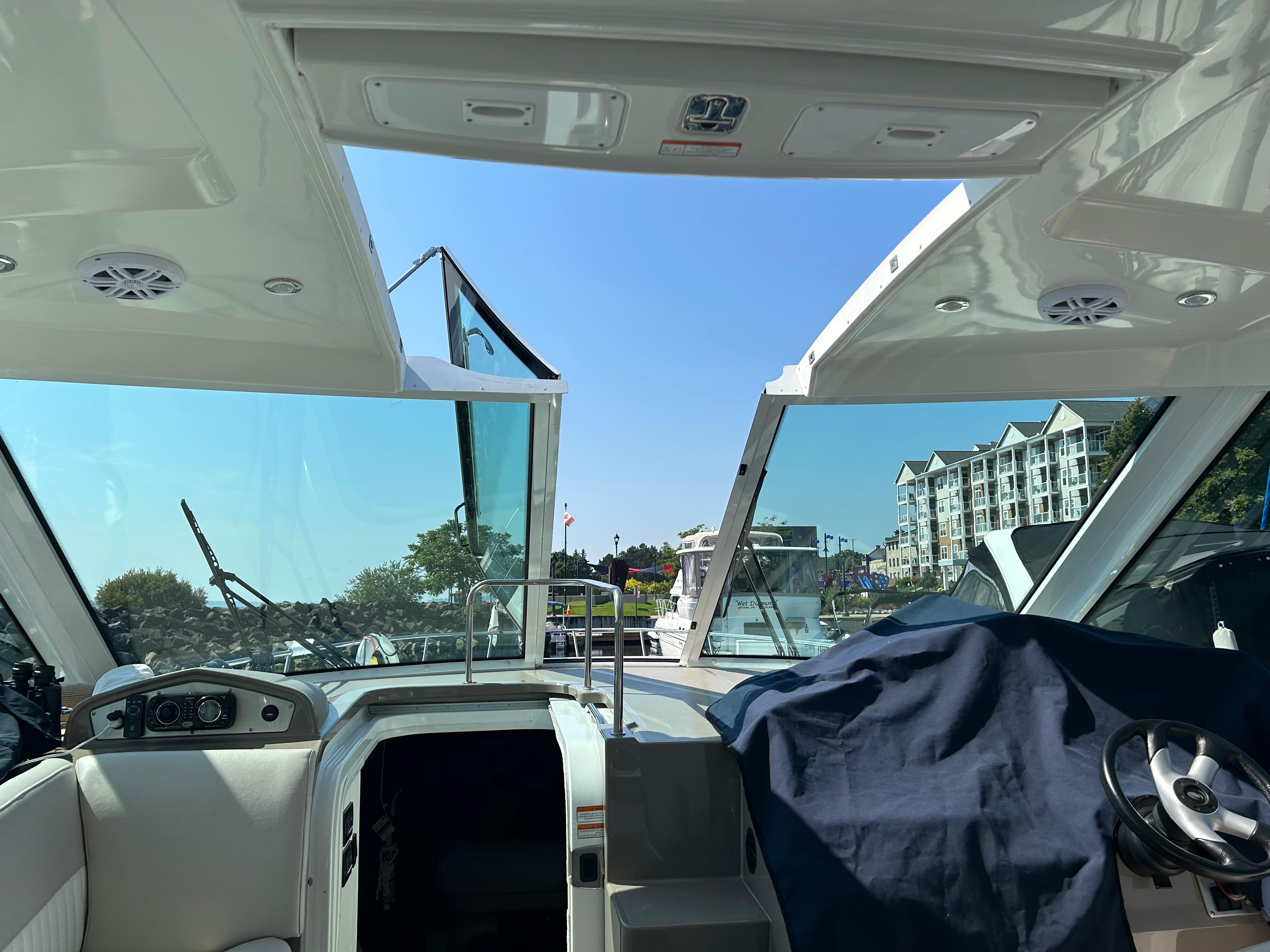 2011-cruisers-yachts-420-sport-coupe-power-9745717-20250403055809794-1_XLARGE