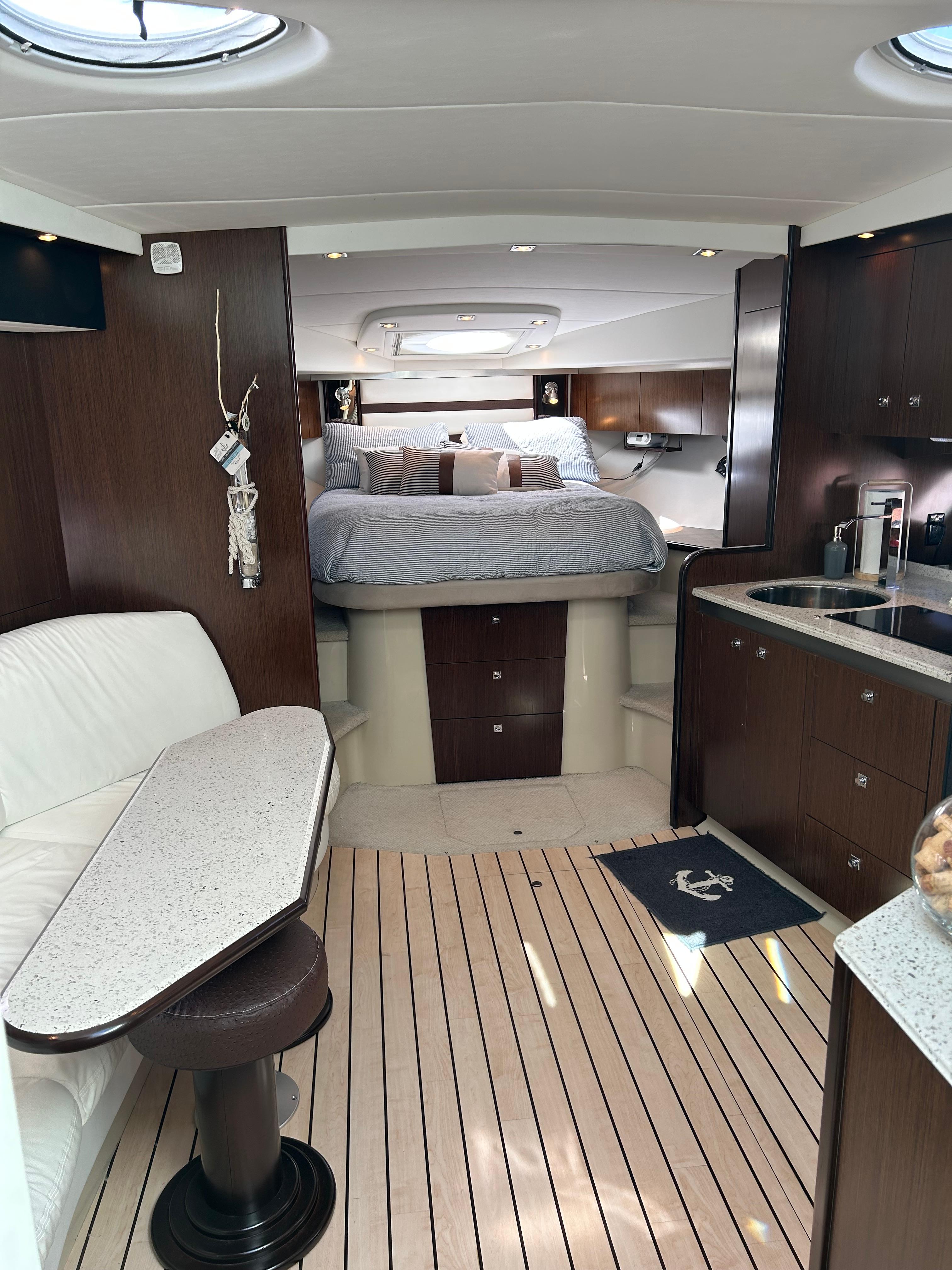 2011-cruisers-yachts-420-sport-coupe-power-9745717-20250403055830026-1_XLARGE